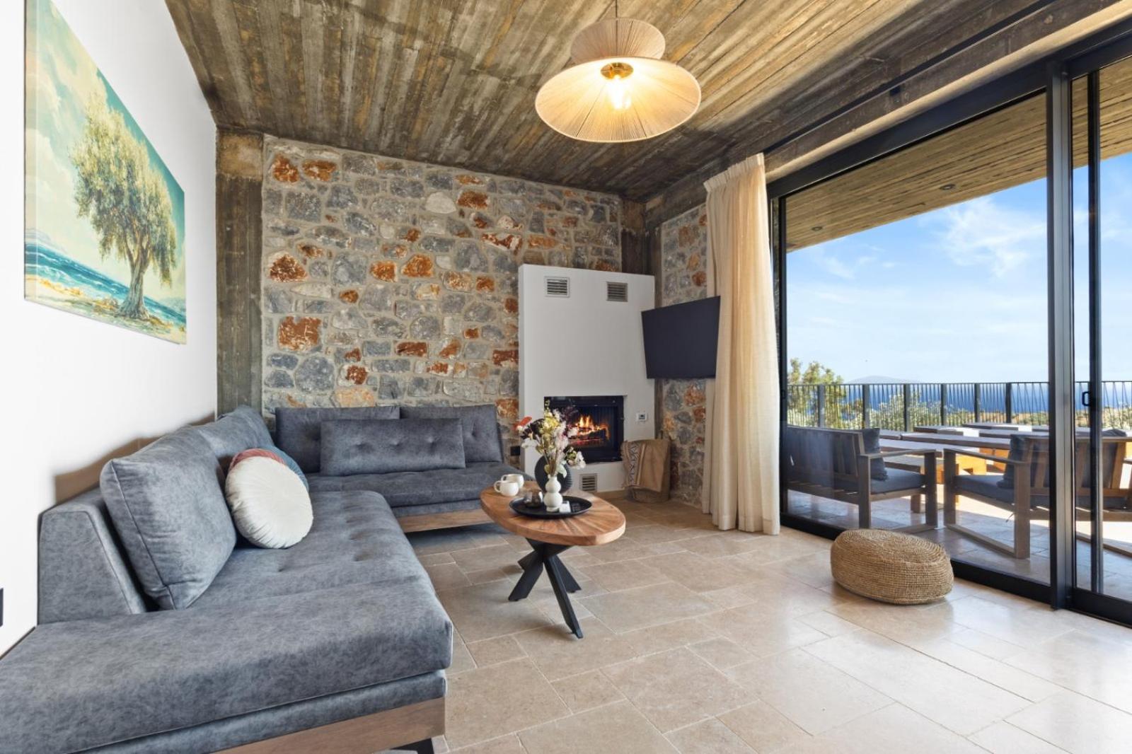 Petres Luxury Villas with heated private pool