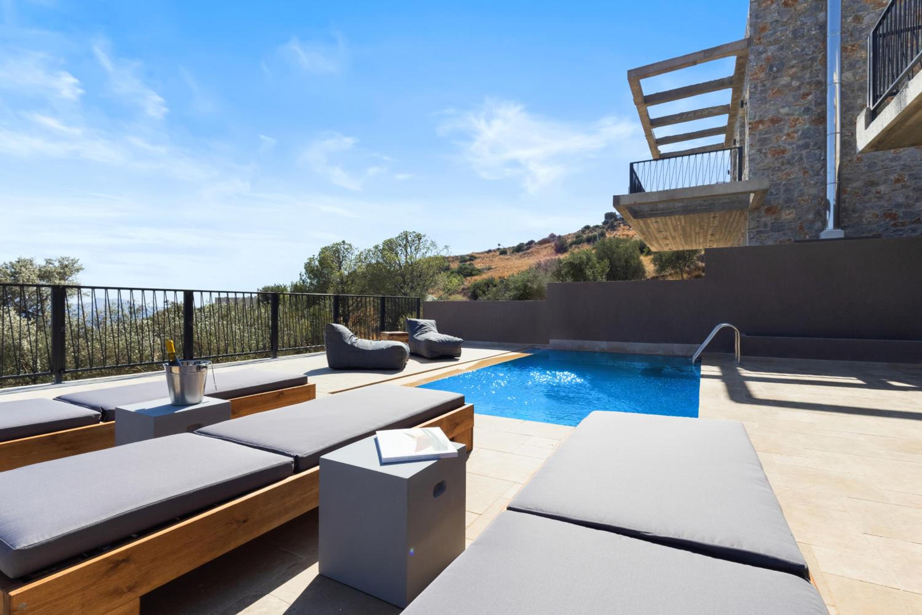 Petres Luxury Villas with heated private pool