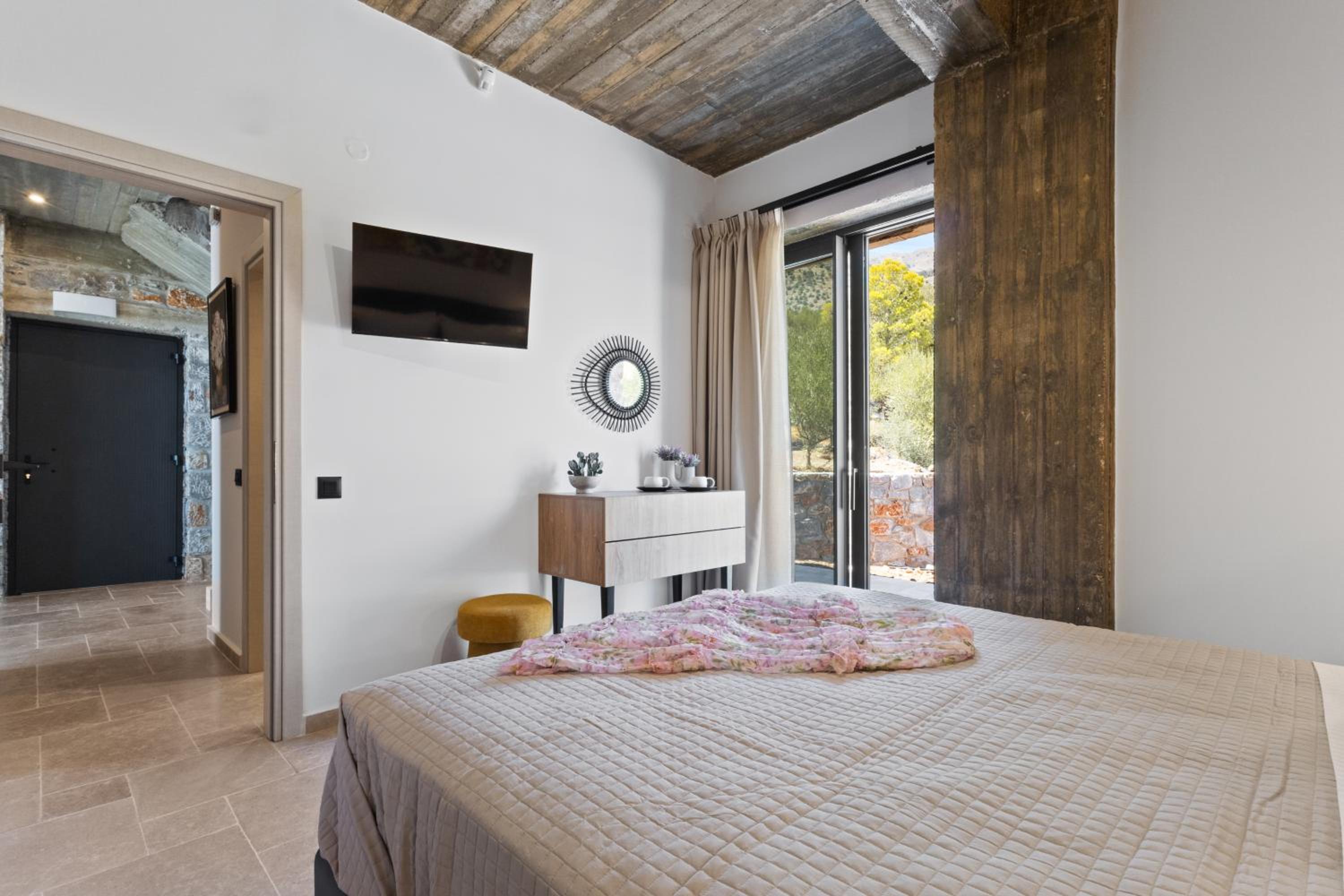 Petres Luxury Villas with heated private pool