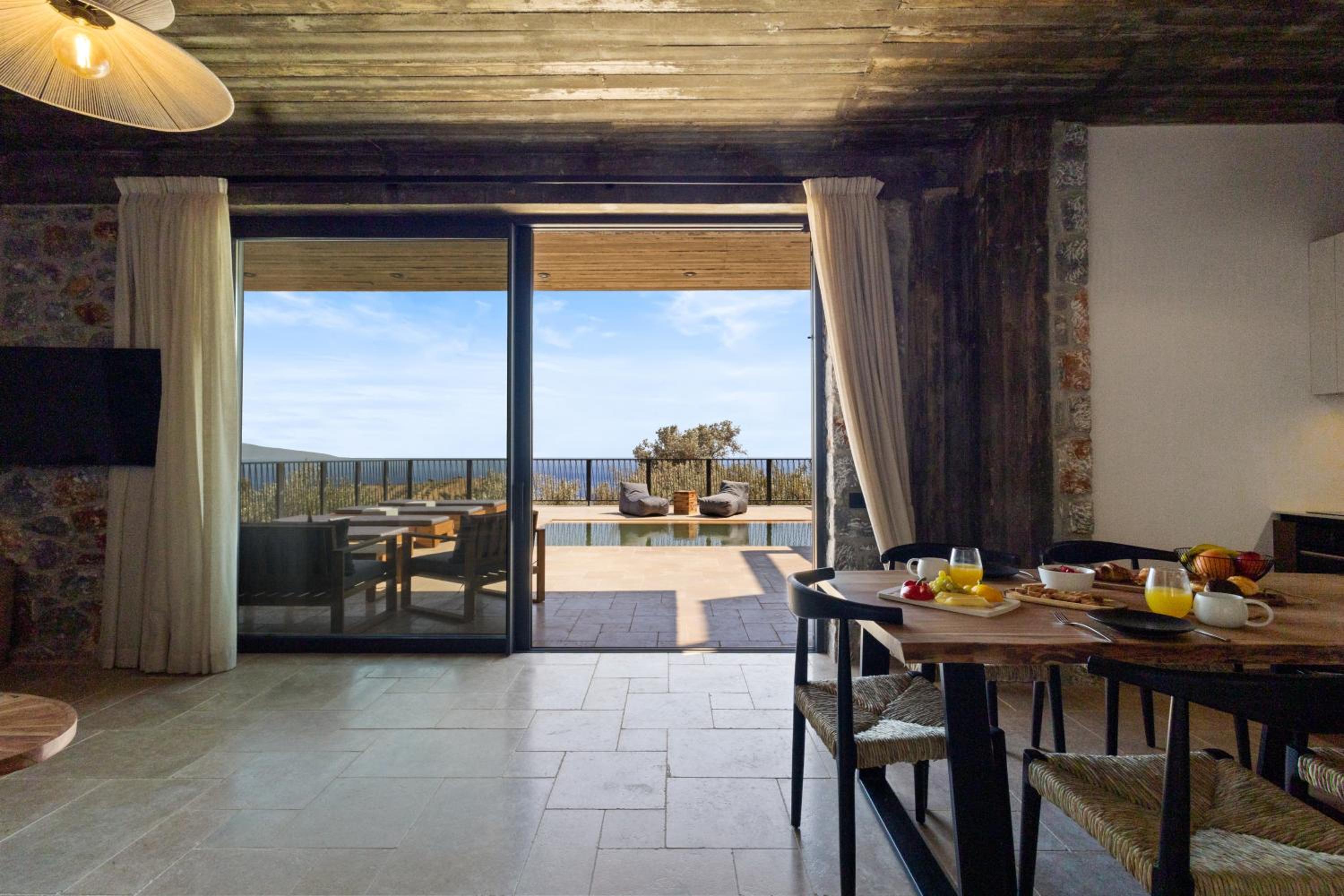 Petres Luxury Villas with heated private pool
