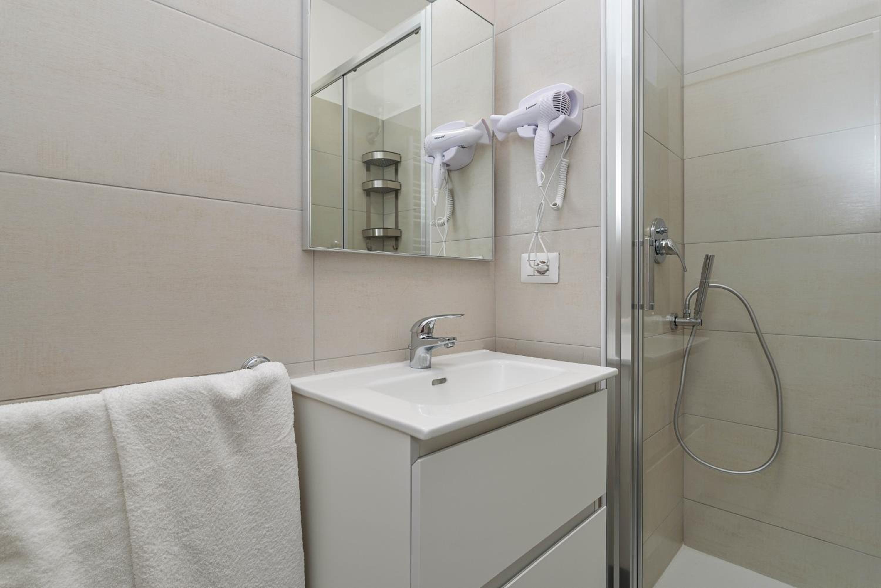 Actus Palace Rooms by Ghor