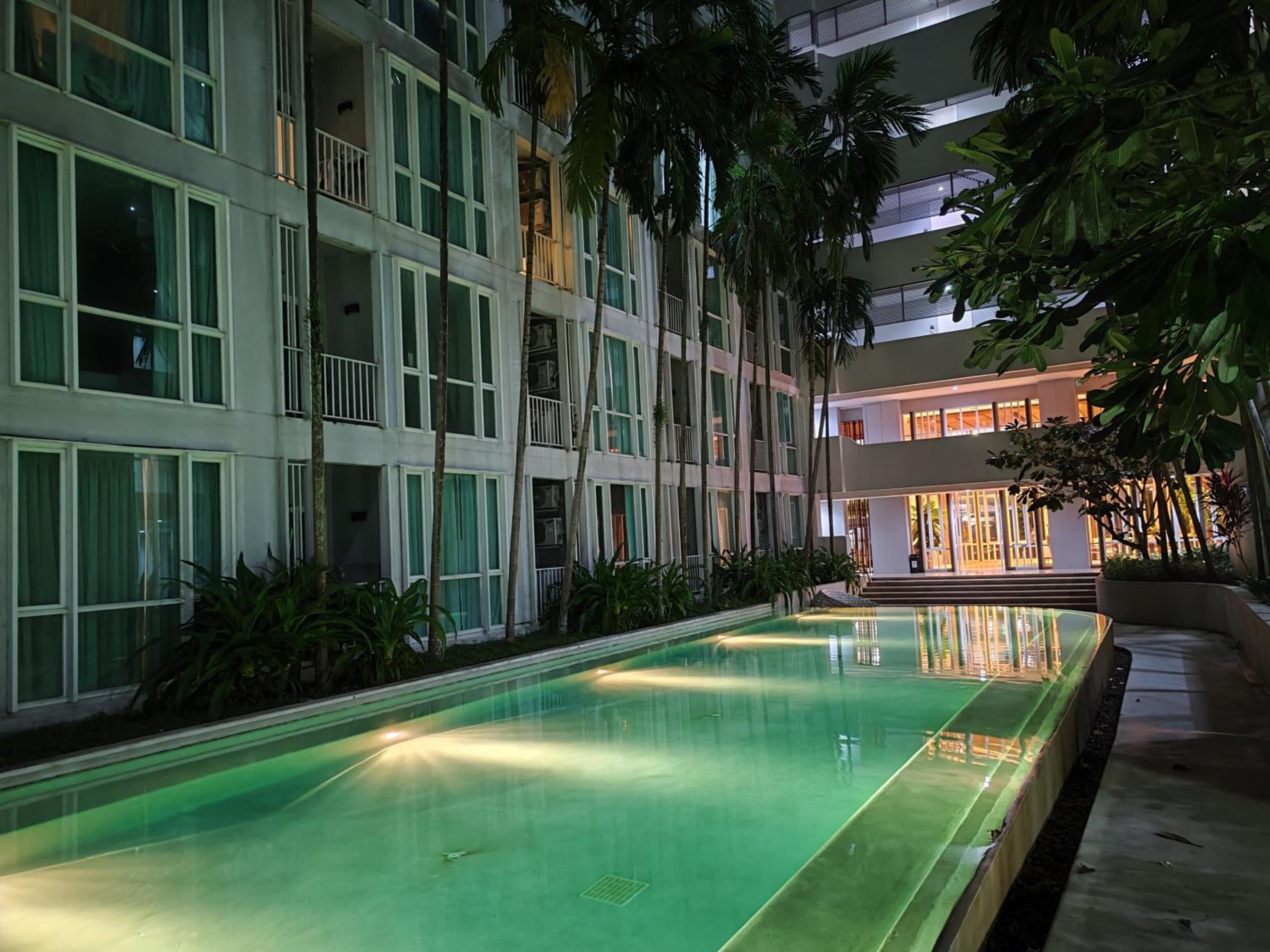 4 Floor - The Base Downtown Condominium next to Central Shopping Mall