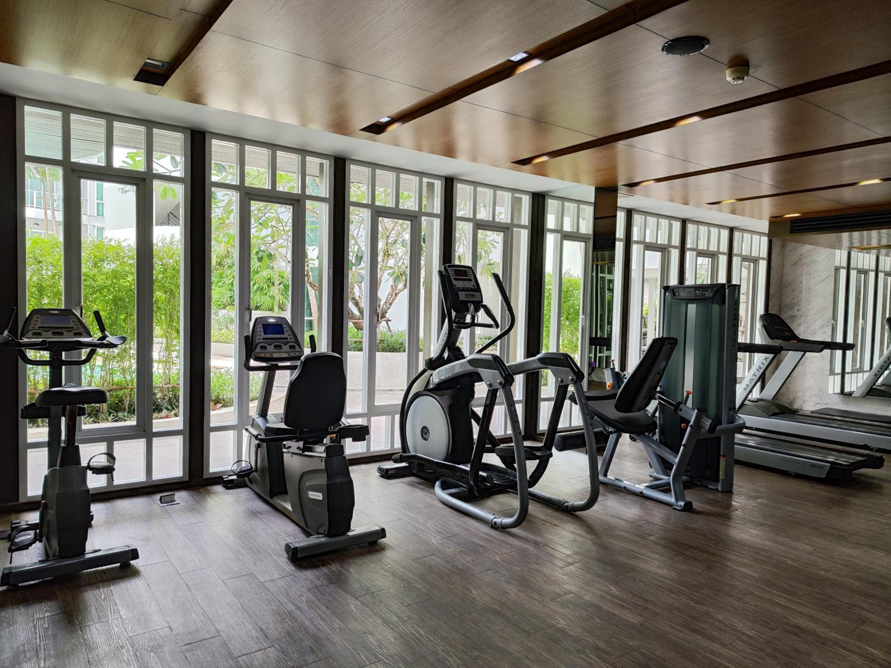 4 Floor - The Base Downtown Condominium next to Central Shopping Mall