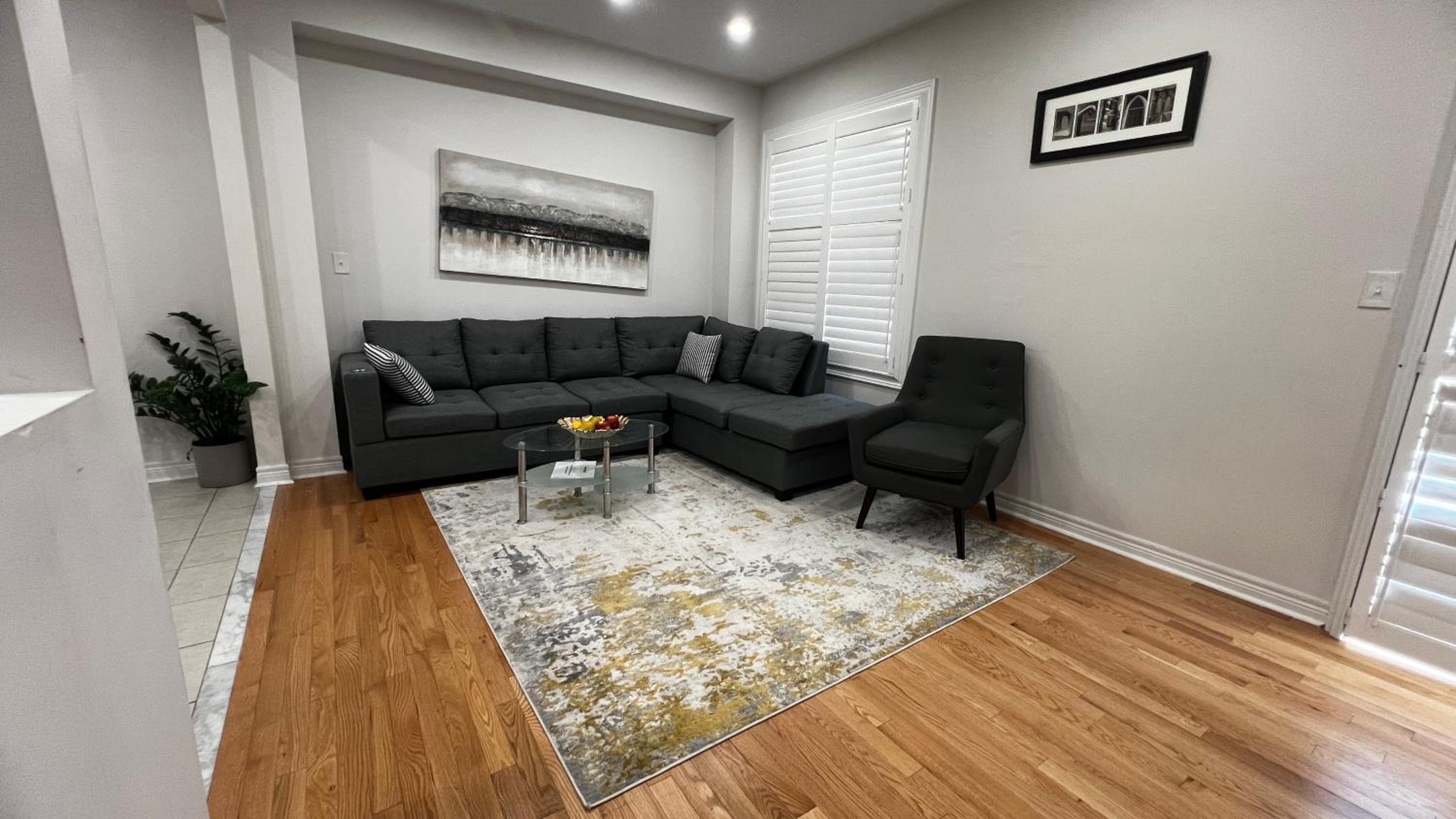 Four Bedroom Spacious House with Parking in Milton, Ontario