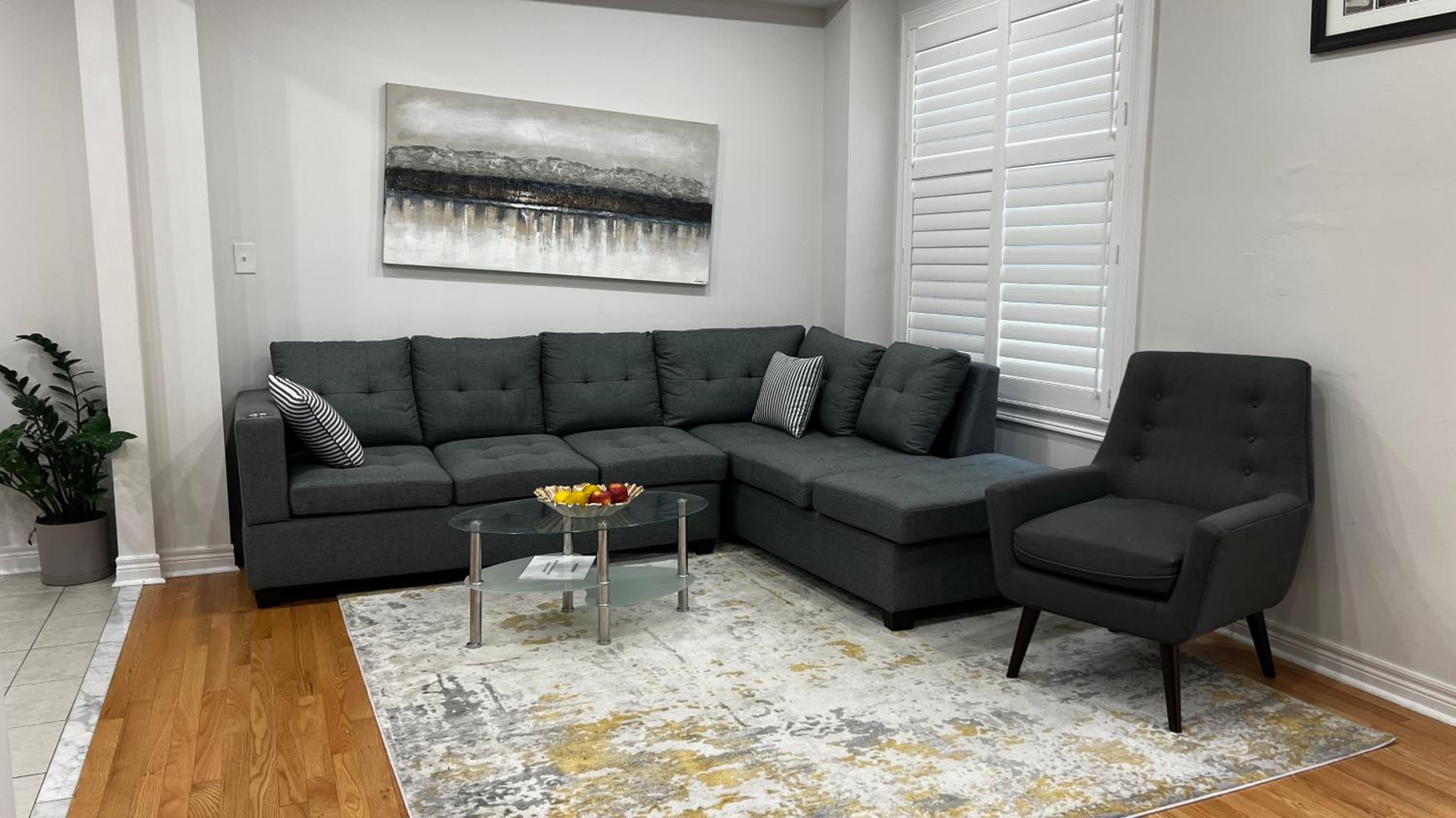 Four Bedroom Spacious House with Parking in Milton, Ontario