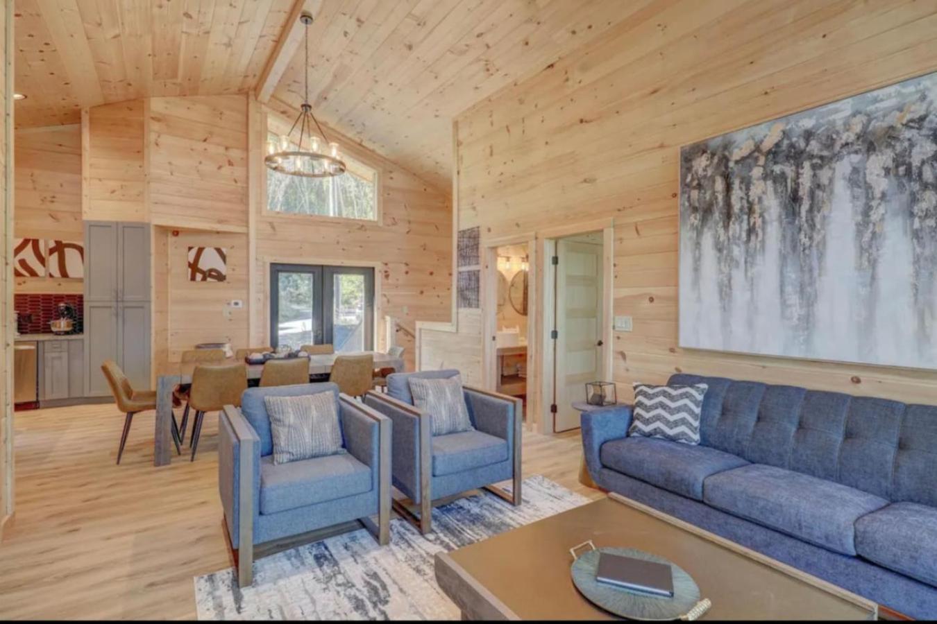 Chalet Vista Pool Hot Tub Game Room Views