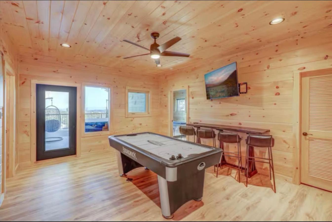 Chalet Vista Pool Hot Tub Game Room Views