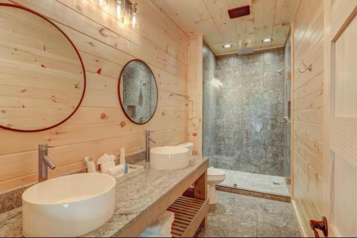 Chalet Vista Pool Hot Tub Game Room Views