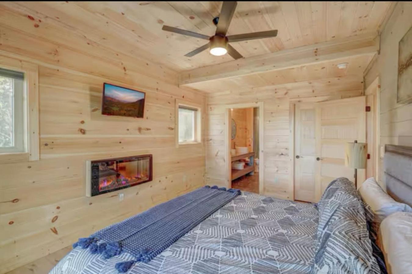 Chalet Vista Pool Hot Tub Game Room Views