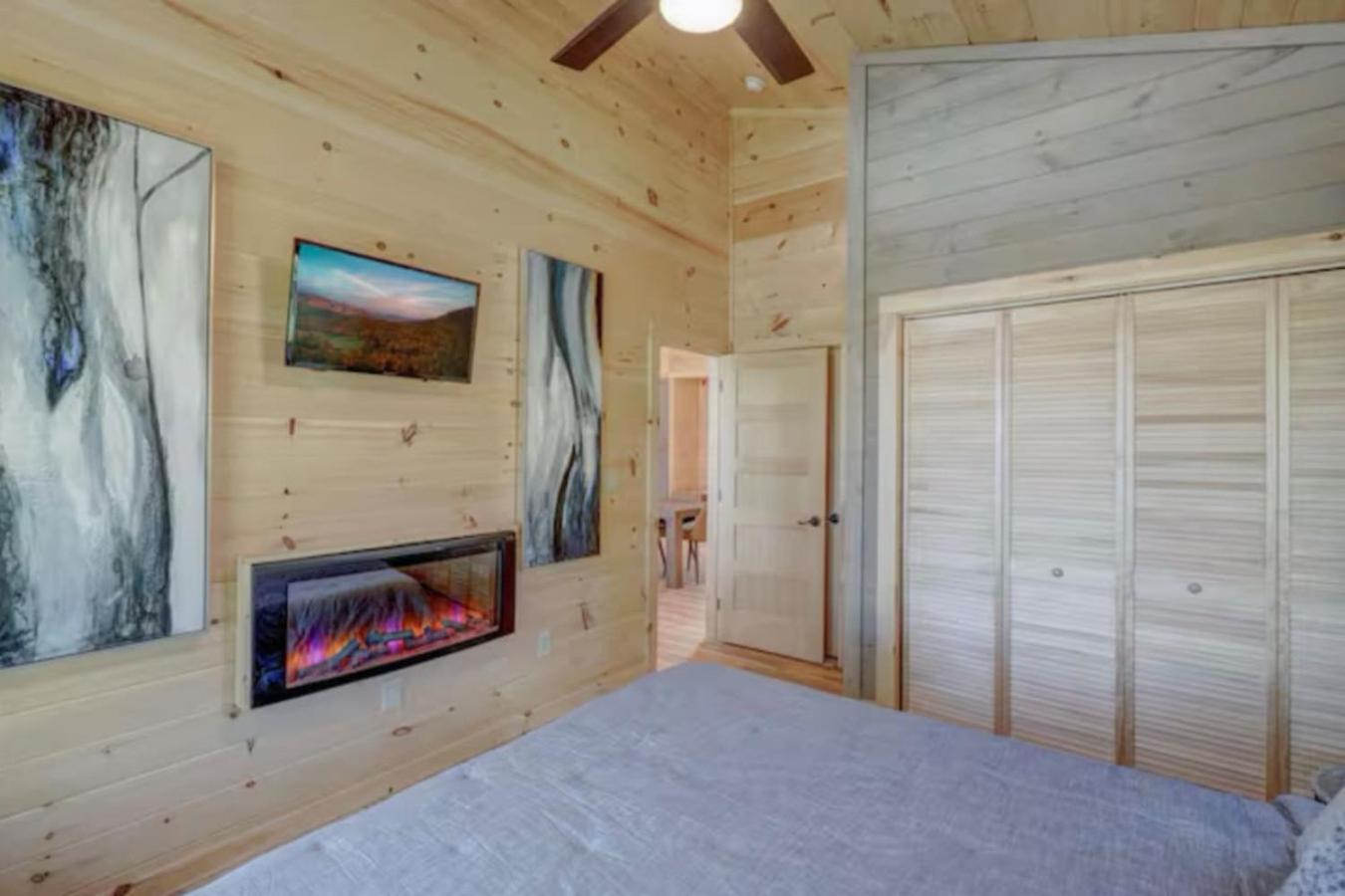 Chalet Vista Pool Hot Tub Game Room Views