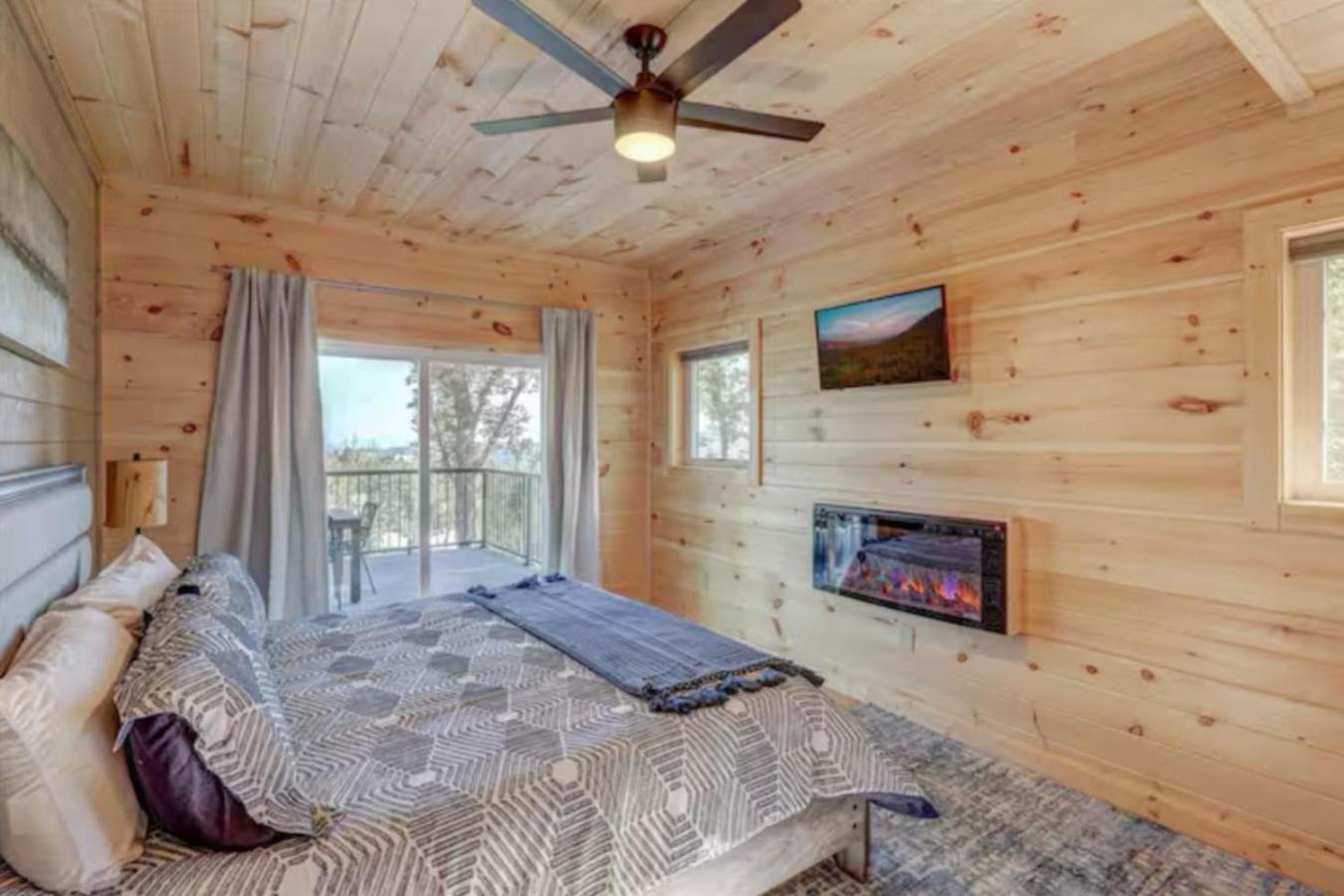 Chalet Vista Pool Hot Tub Game Room Views