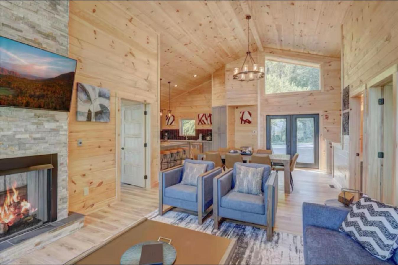 Chalet Vista Pool Hot Tub Game Room Views