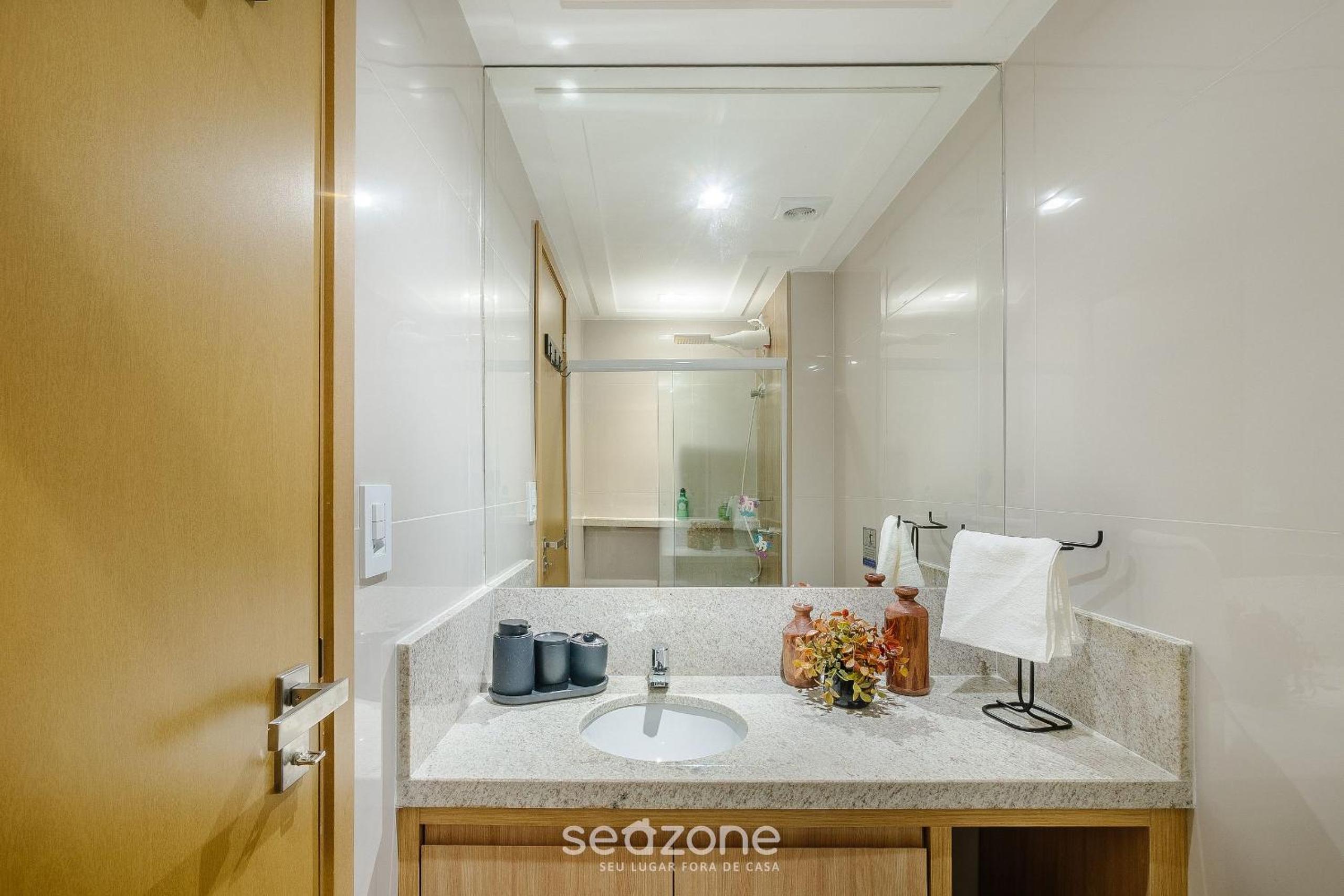 Apartments in Building with Gym in Ondina SSA – HOA