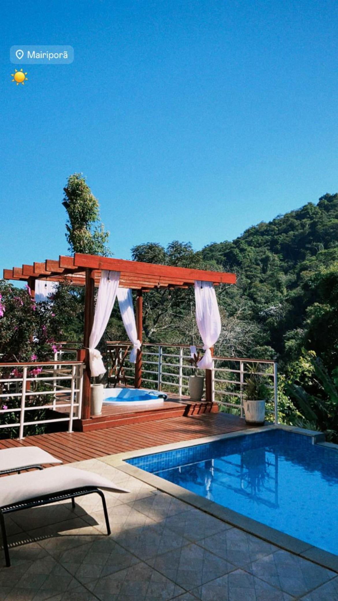 Refúgio com hidro, piscina e linda vista!