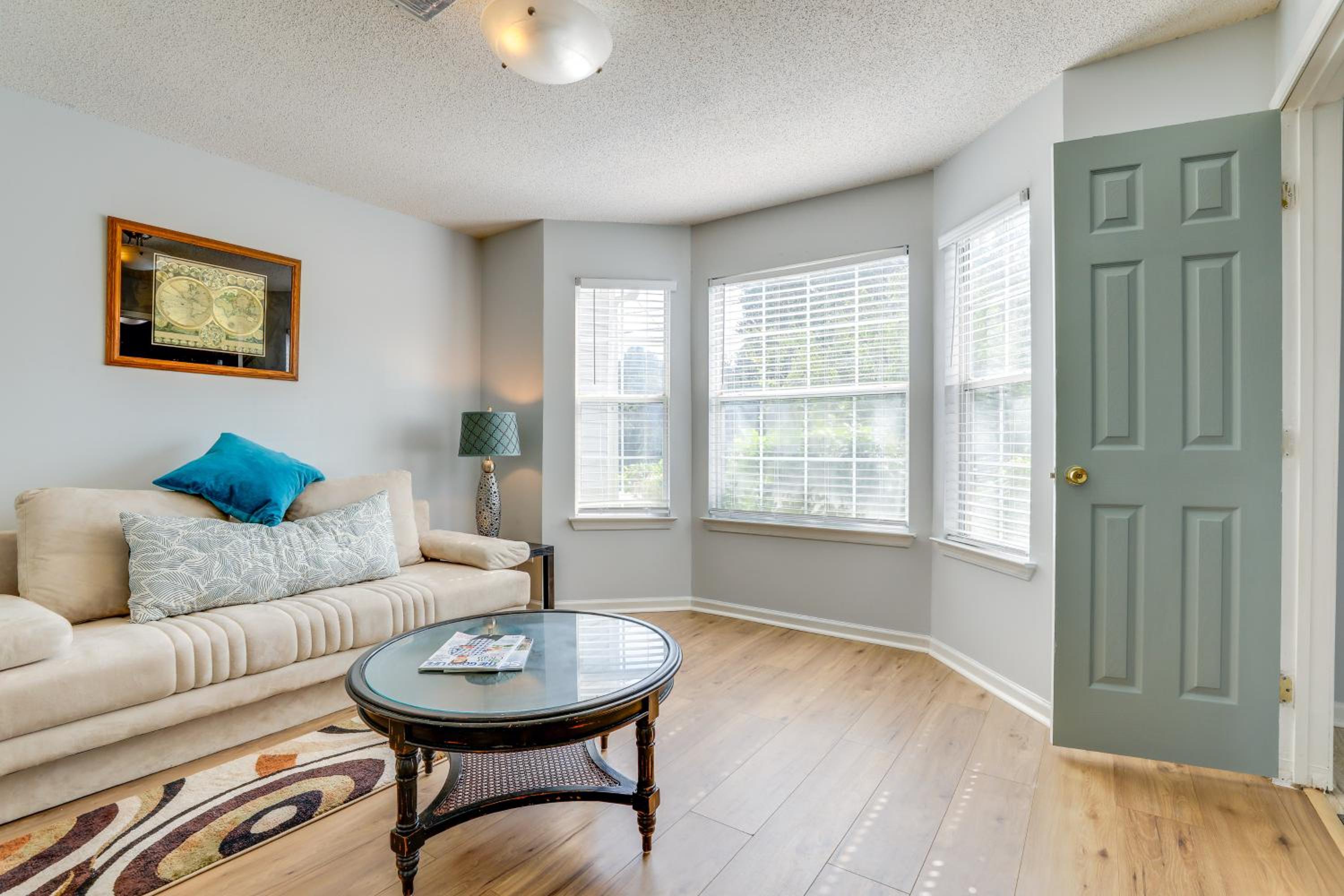 Spacious Home with Patio 8 Mi to Dtwn Decatur