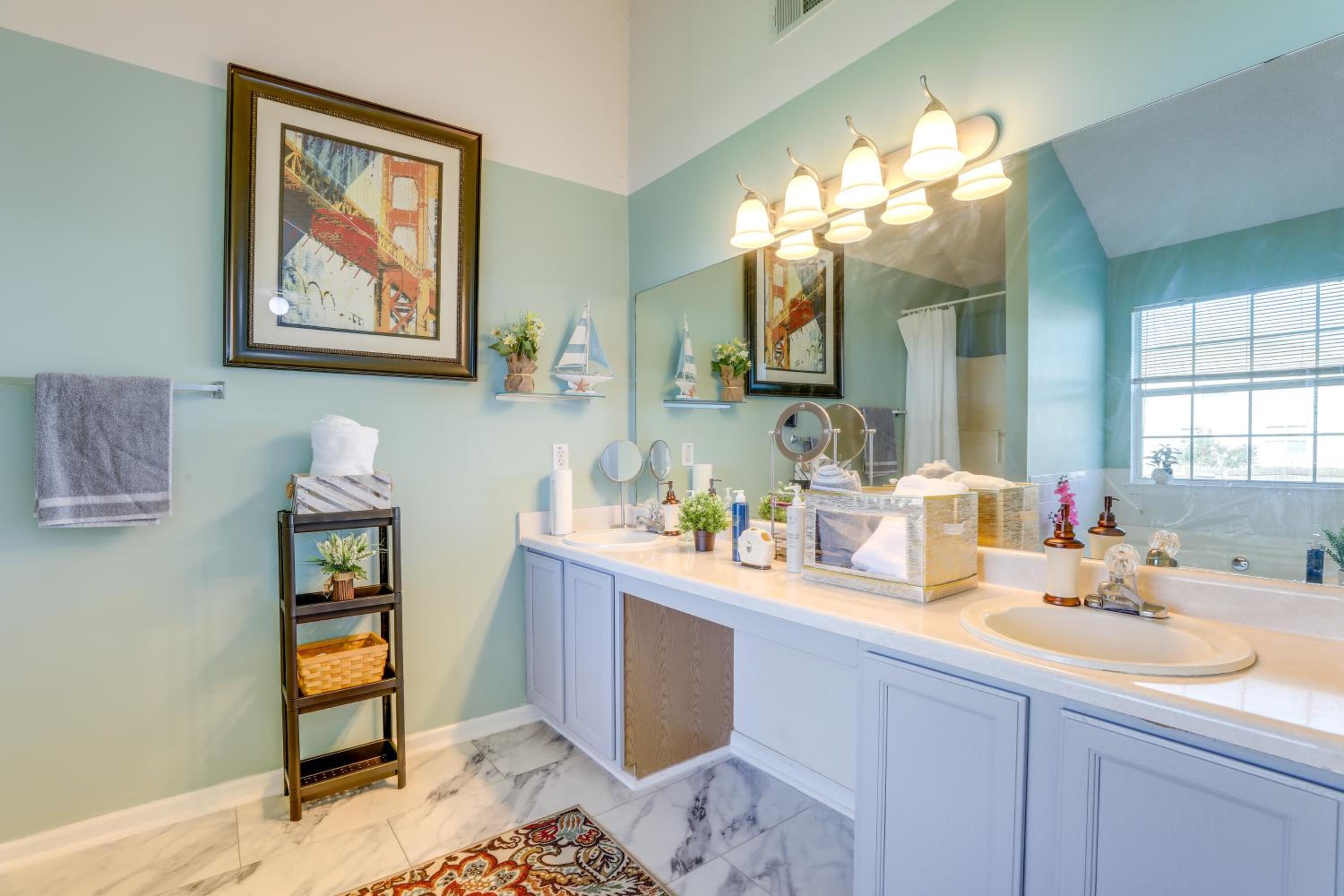 Spacious Home with Patio 8 Mi to Dtwn Decatur