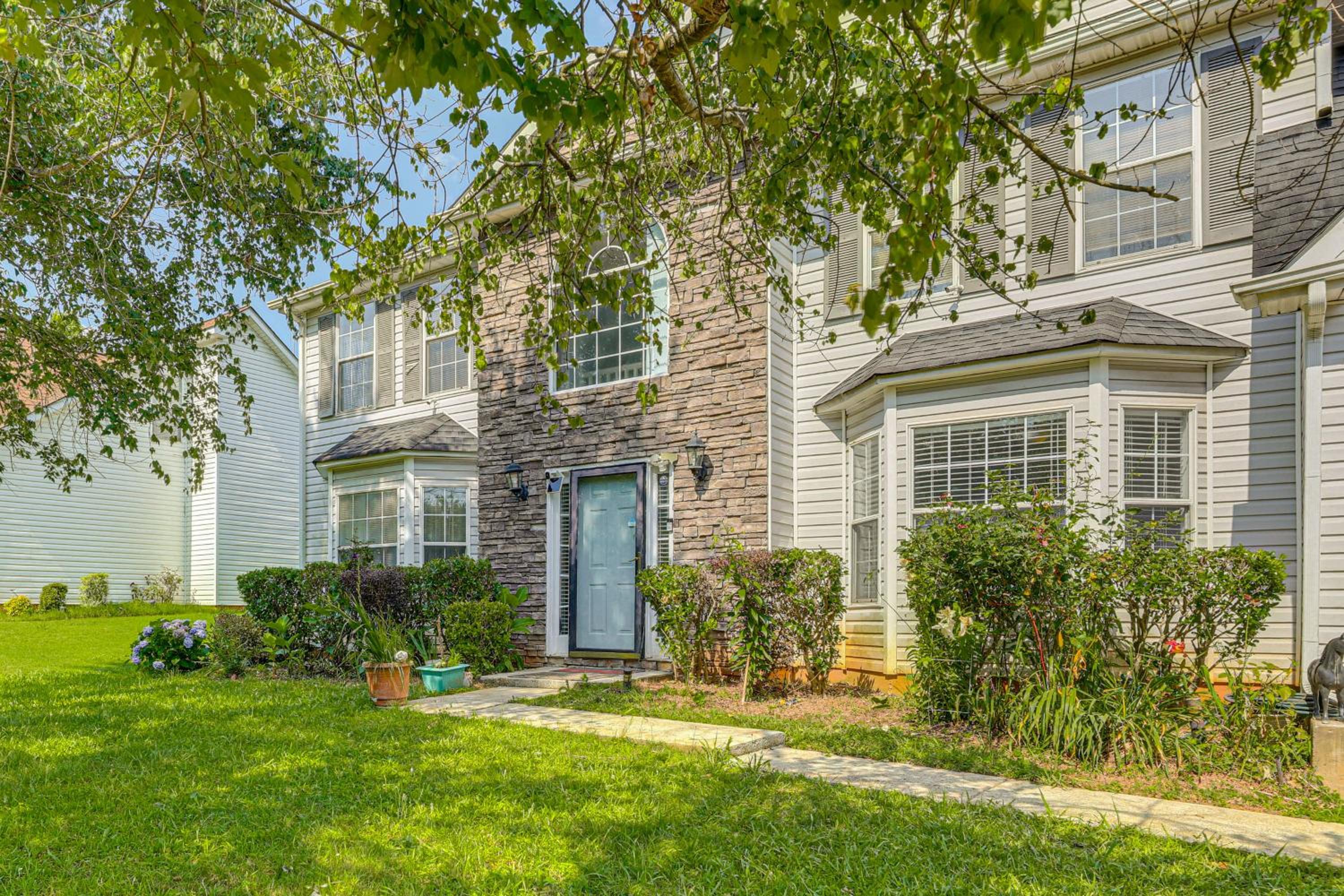 Spacious Home with Patio 8 Mi to Dtwn Decatur