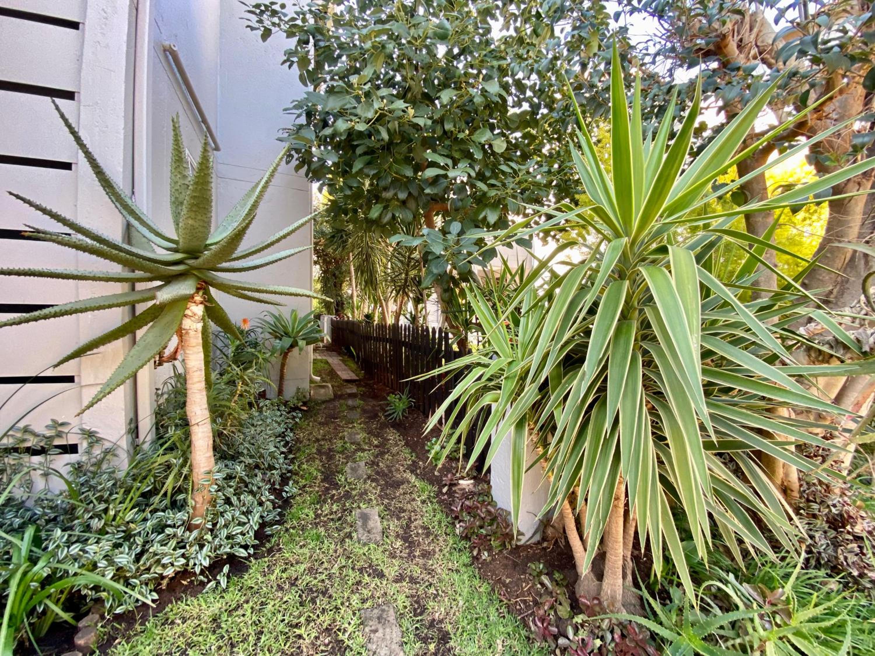 Luxury Garden Retreat 2B Sandton