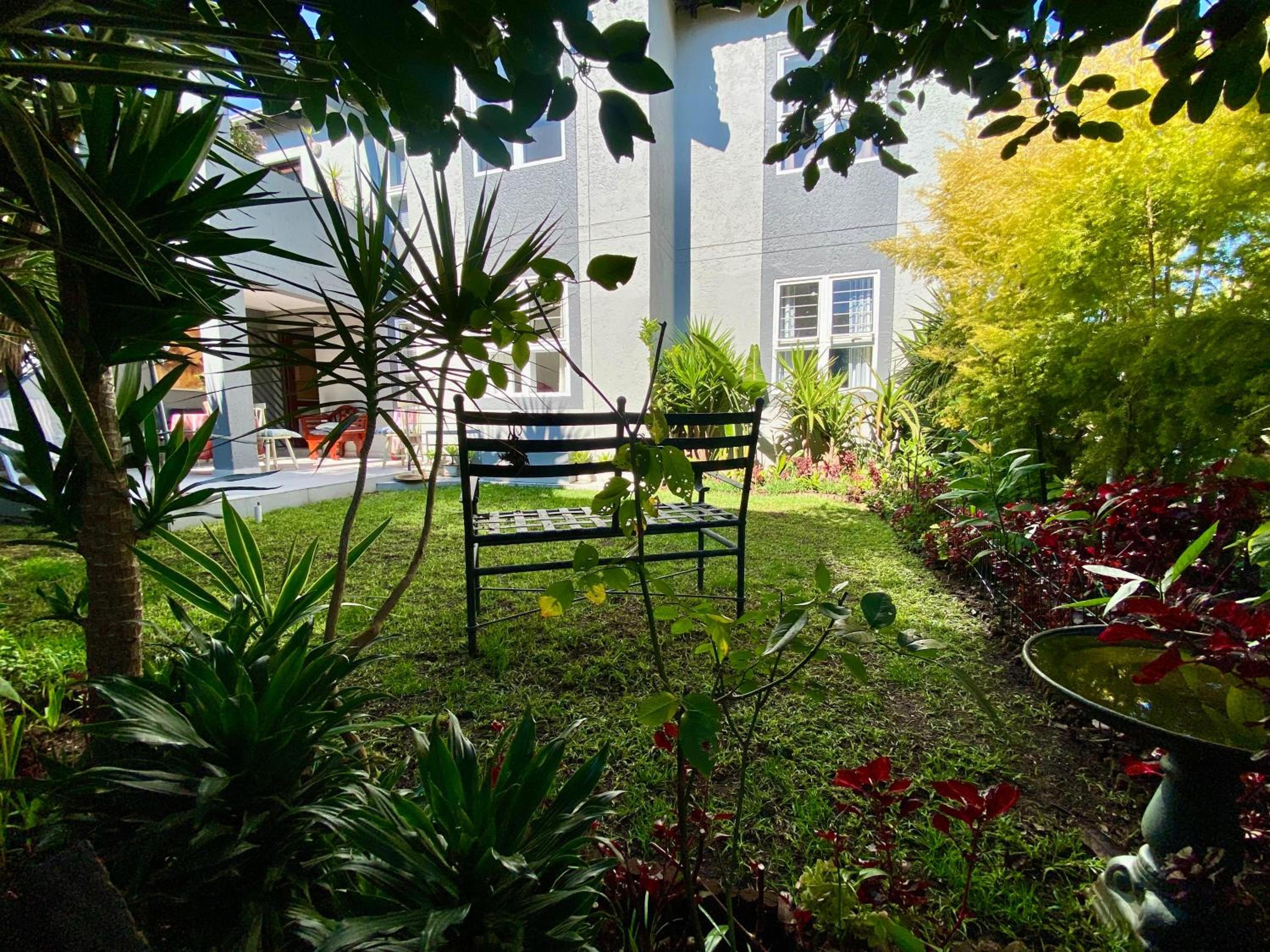 Luxury Garden Retreat 2B Sandton