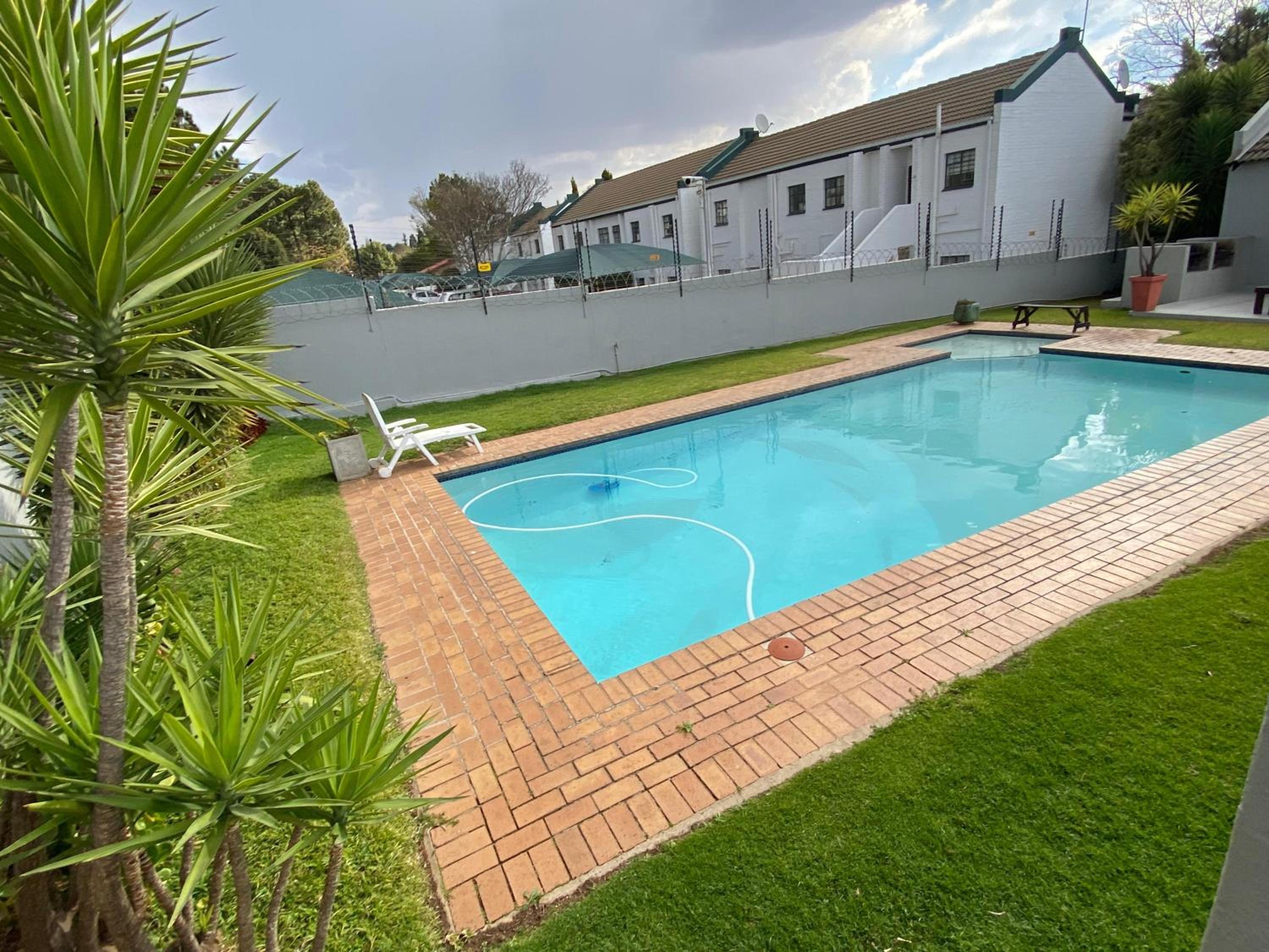 Luxury Garden Retreat 2B Sandton