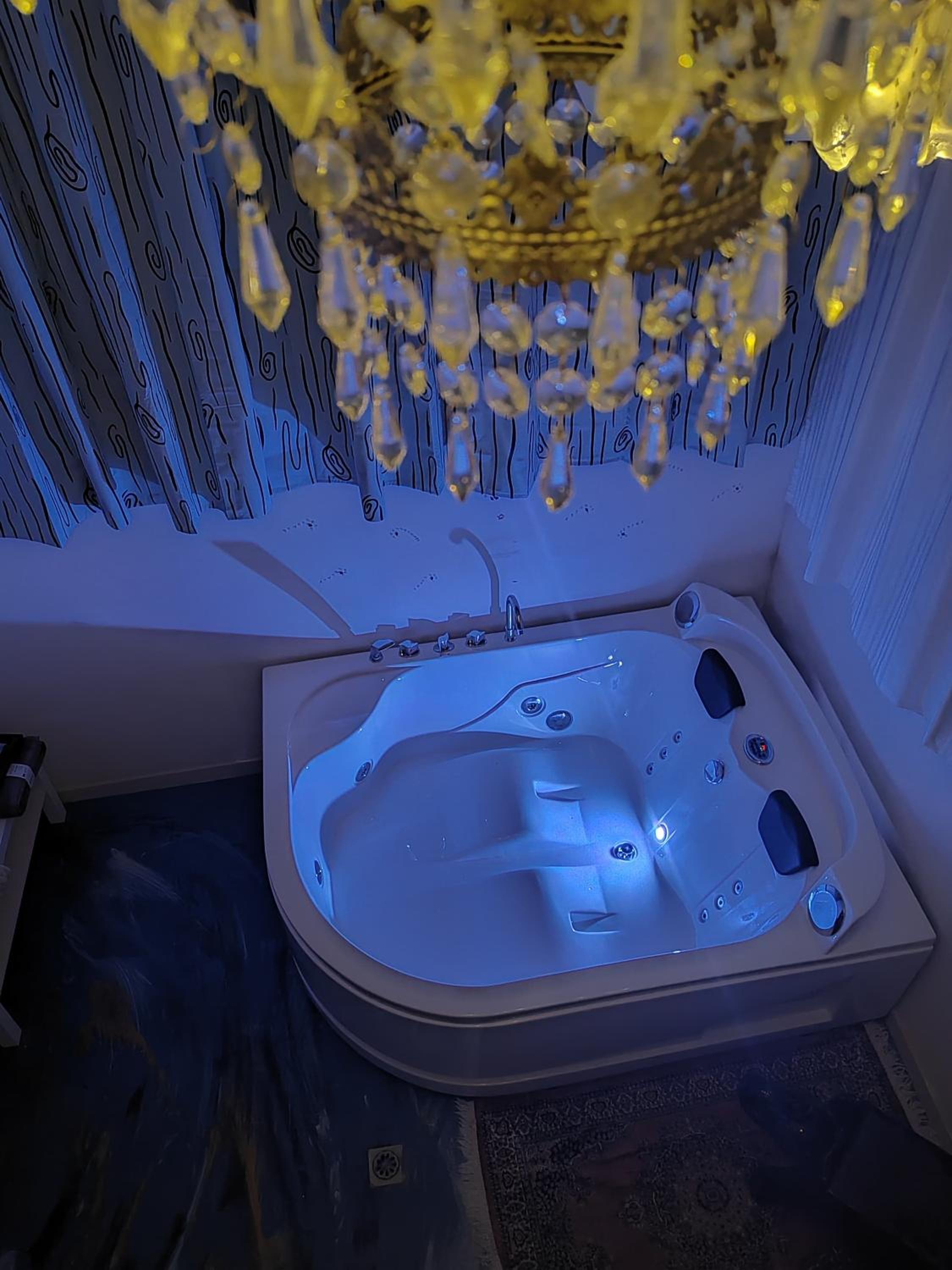 Capurso Suite -jacuzzi and garden