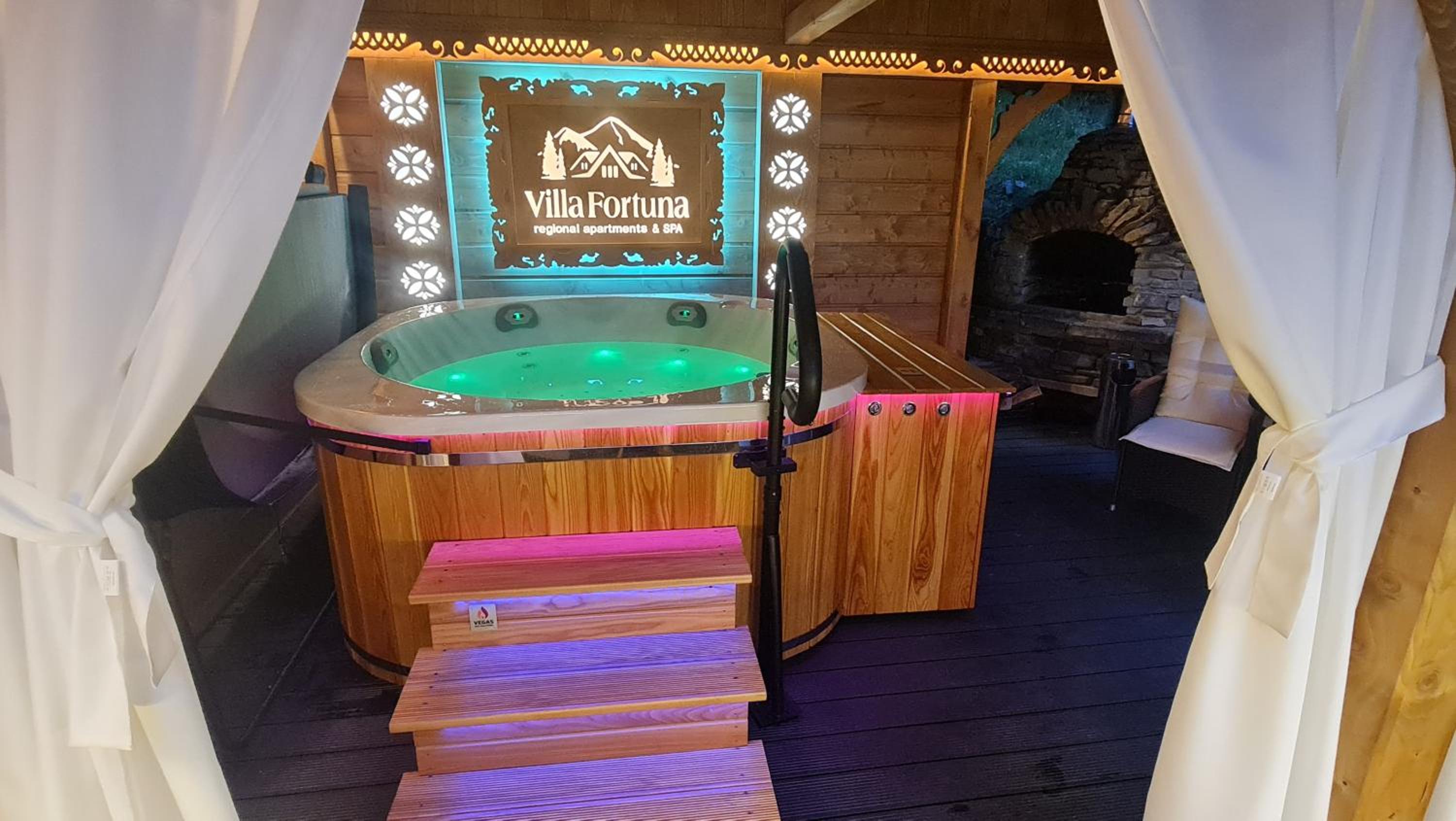 Villa Fortuna - Regionalne apartamenty & SPA - Sauna, Grill, Jacuzzi z widokiem na Tatry