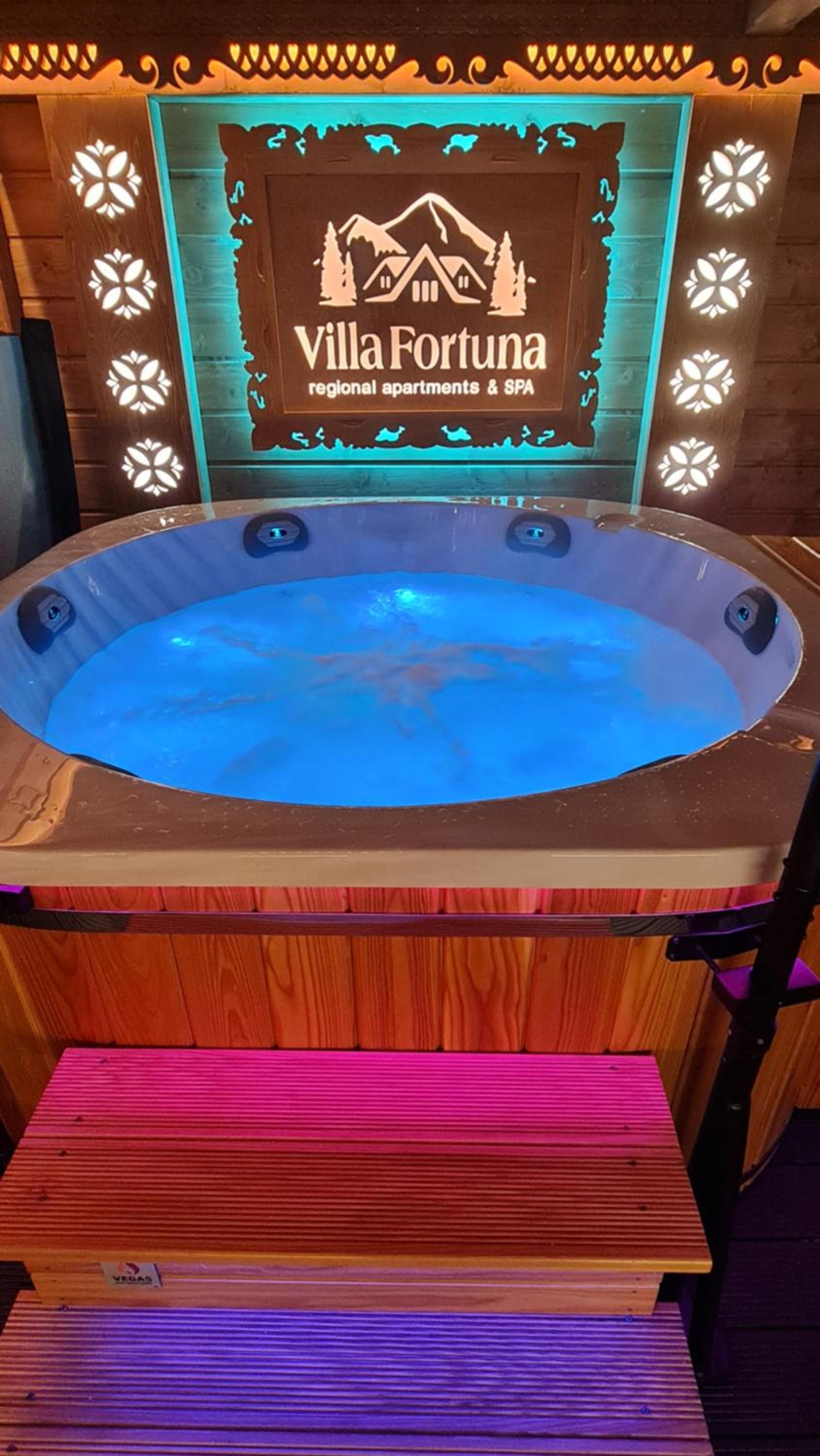 Villa Fortuna - Regionalne apartamenty & SPA - Sauna, Grill, Jacuzzi z widokiem na Tatry