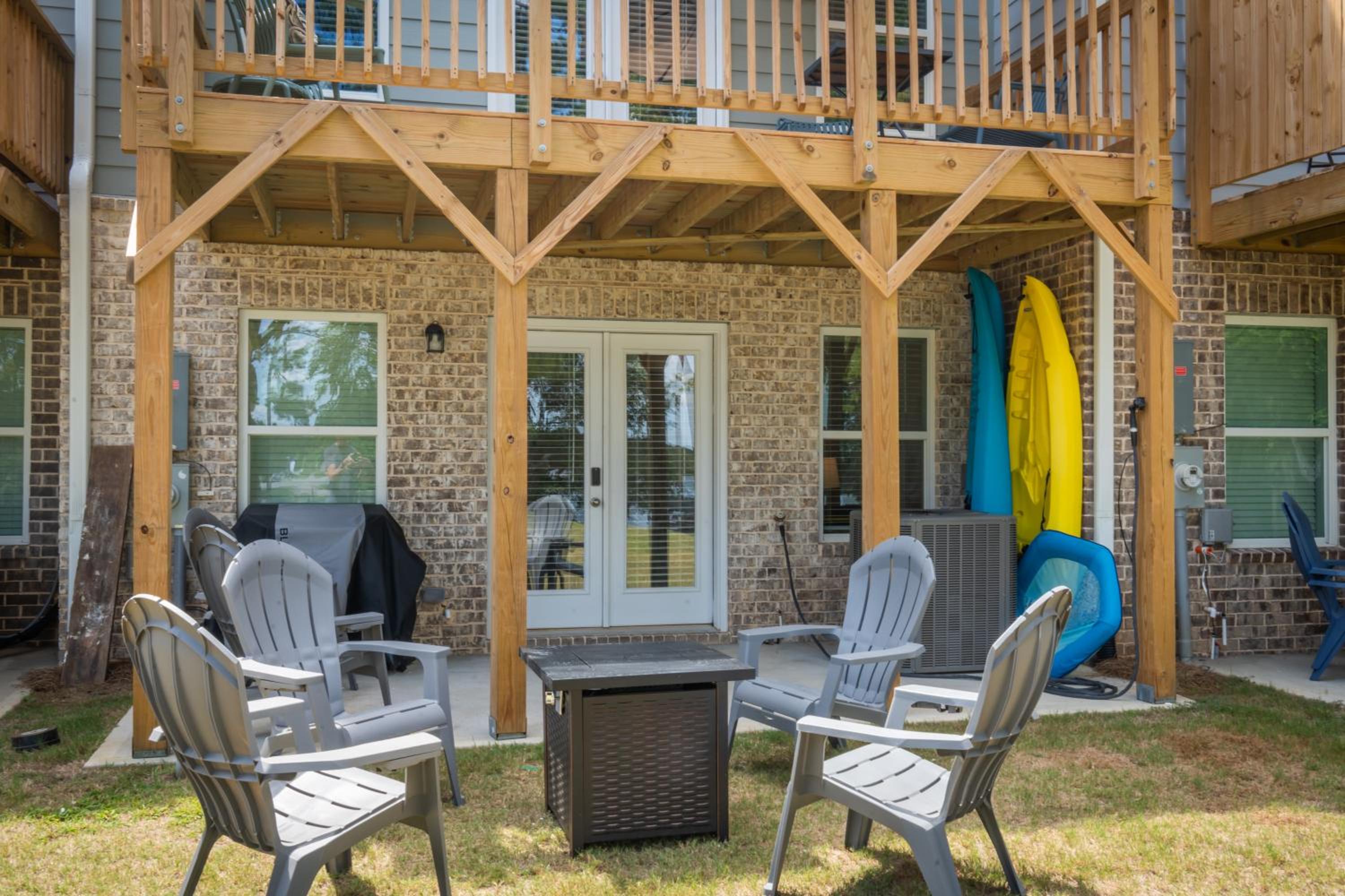 Shoo Fly at Lake Oconee - Lakefront, Kayaks, Games
