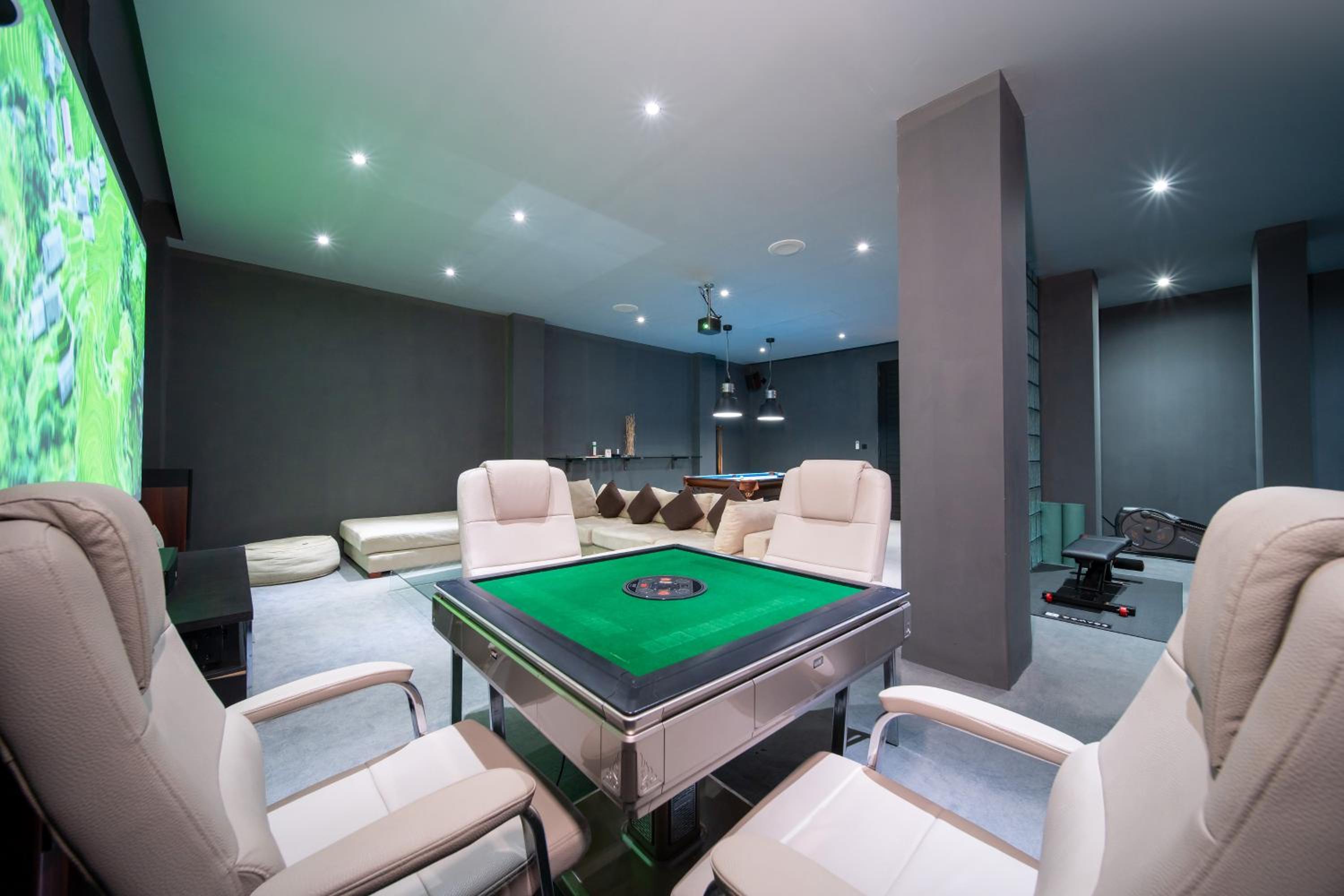 Villa Serenity -30 meter Pool & 6 Bedroom with Cinema Room and Gym