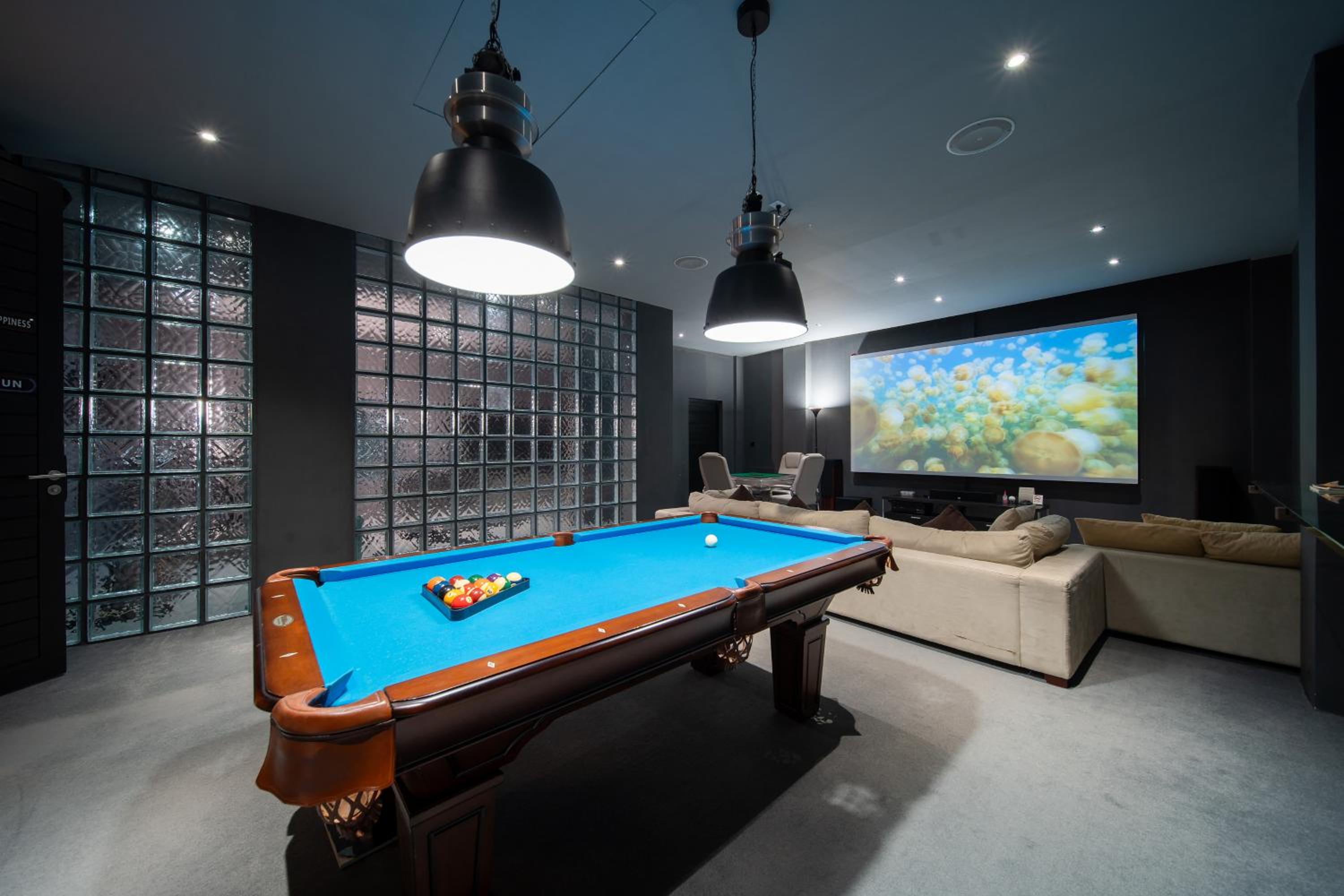 Villa Serenity -30 meter Pool & 6 Bedroom with Cinema Room and Gym