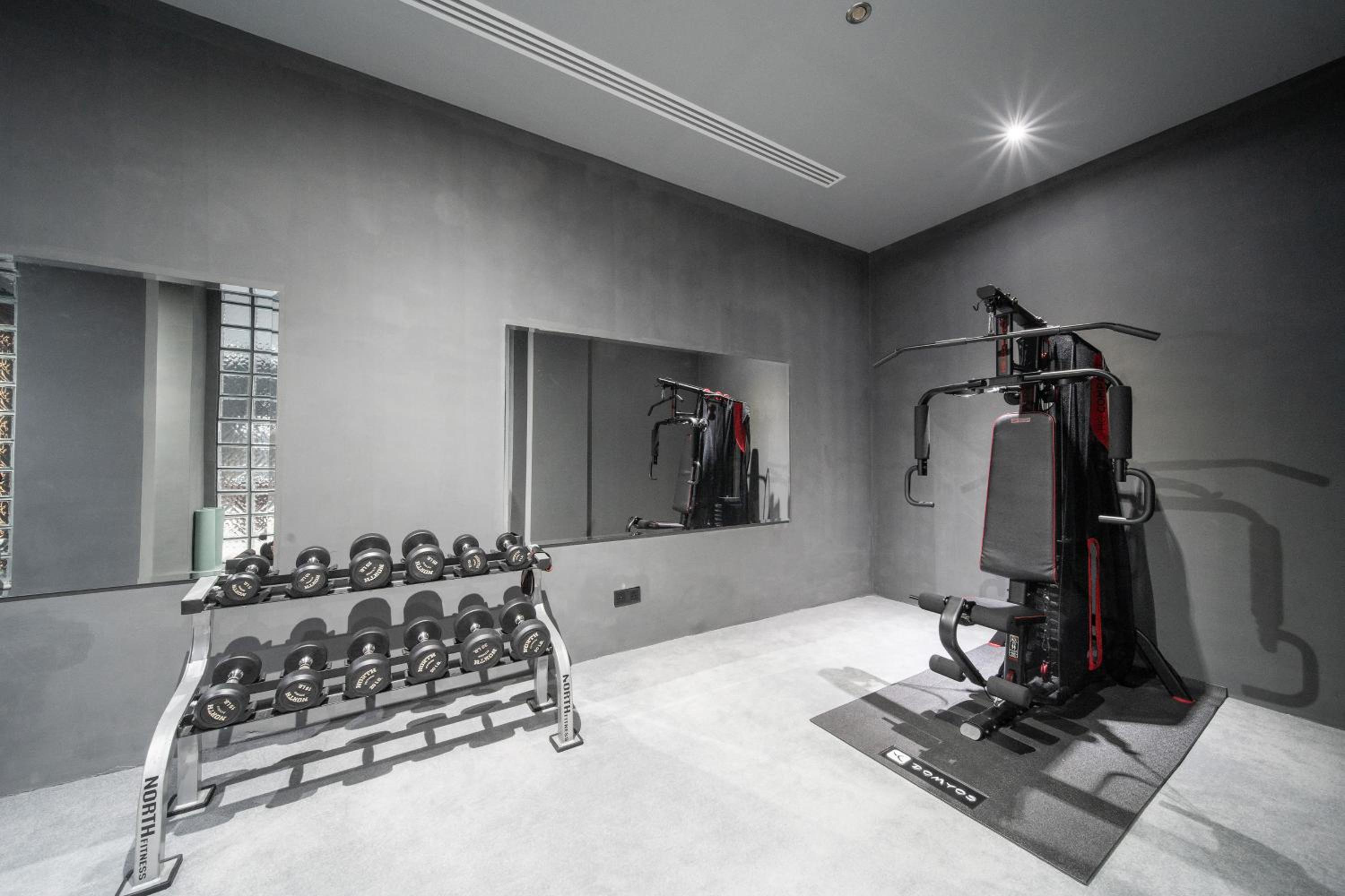 Villa Serenity -30 meter Pool & 6 Bedroom with Cinema Room and Gym