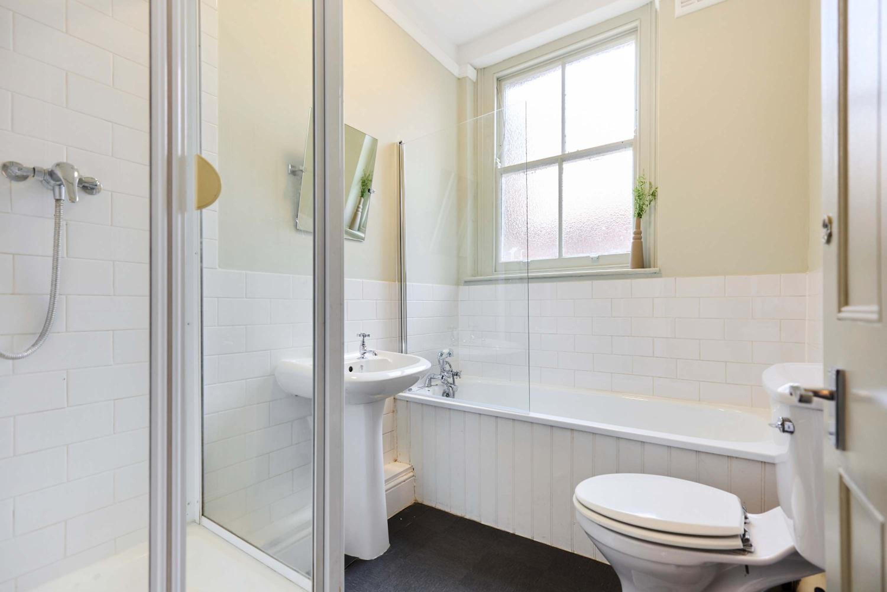 Classic Edwardian Flat near Emirates