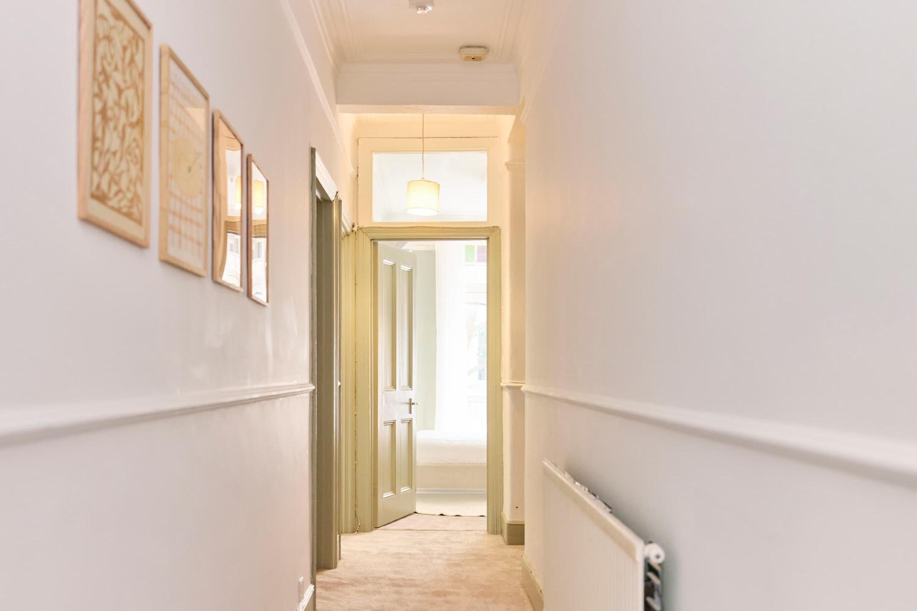 Classic Edwardian Flat near Emirates