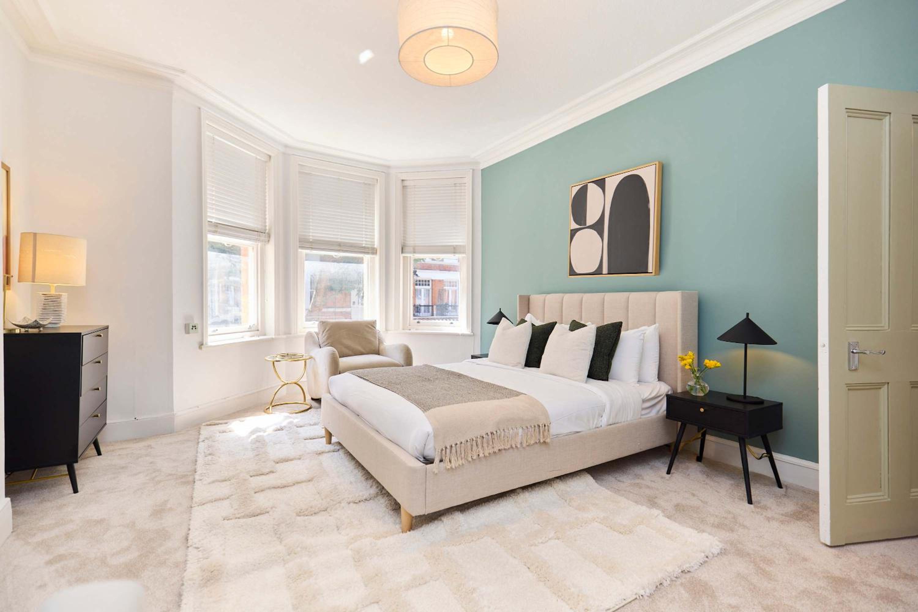 Classic Edwardian Flat near Emirates