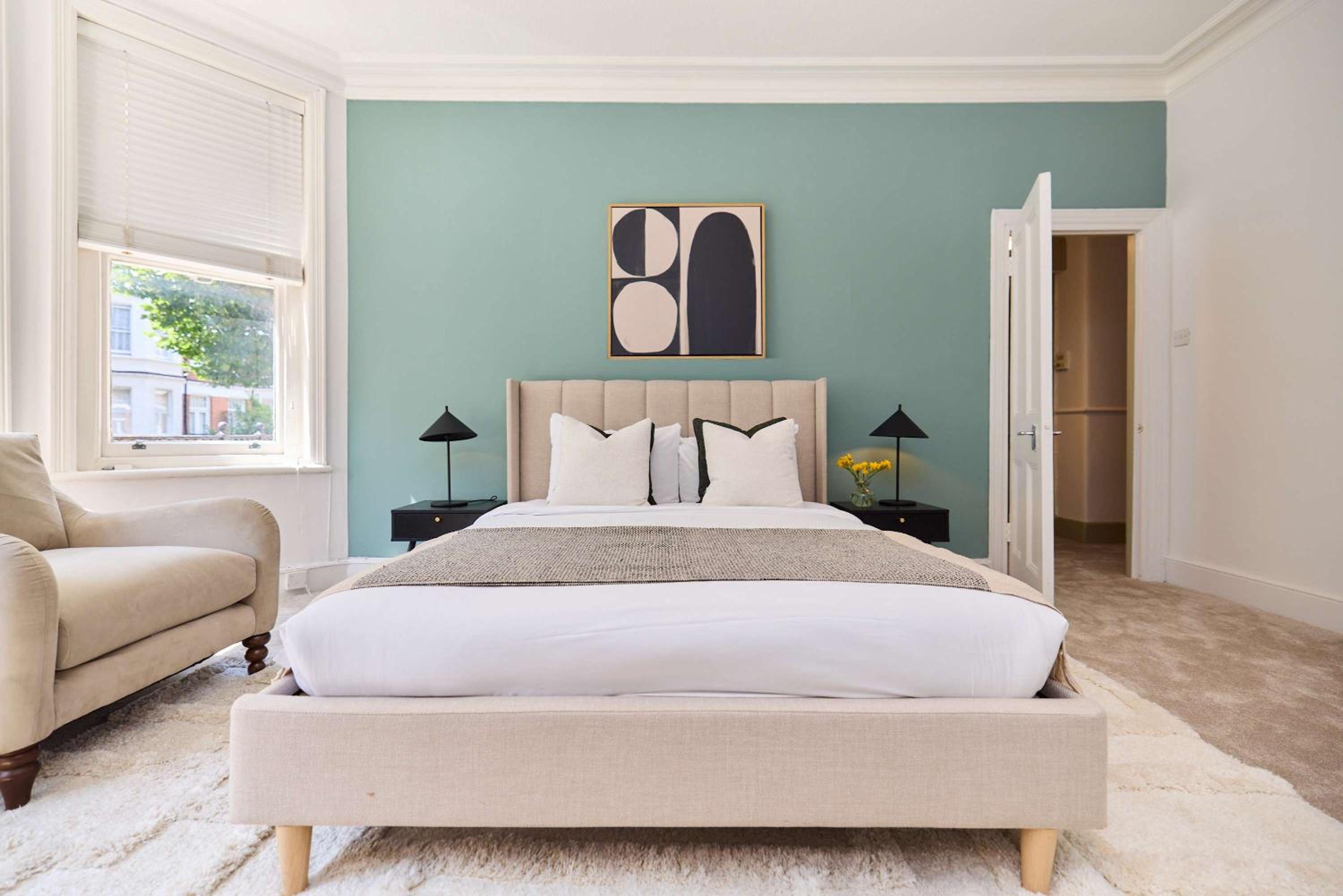 Classic Edwardian Flat near Emirates