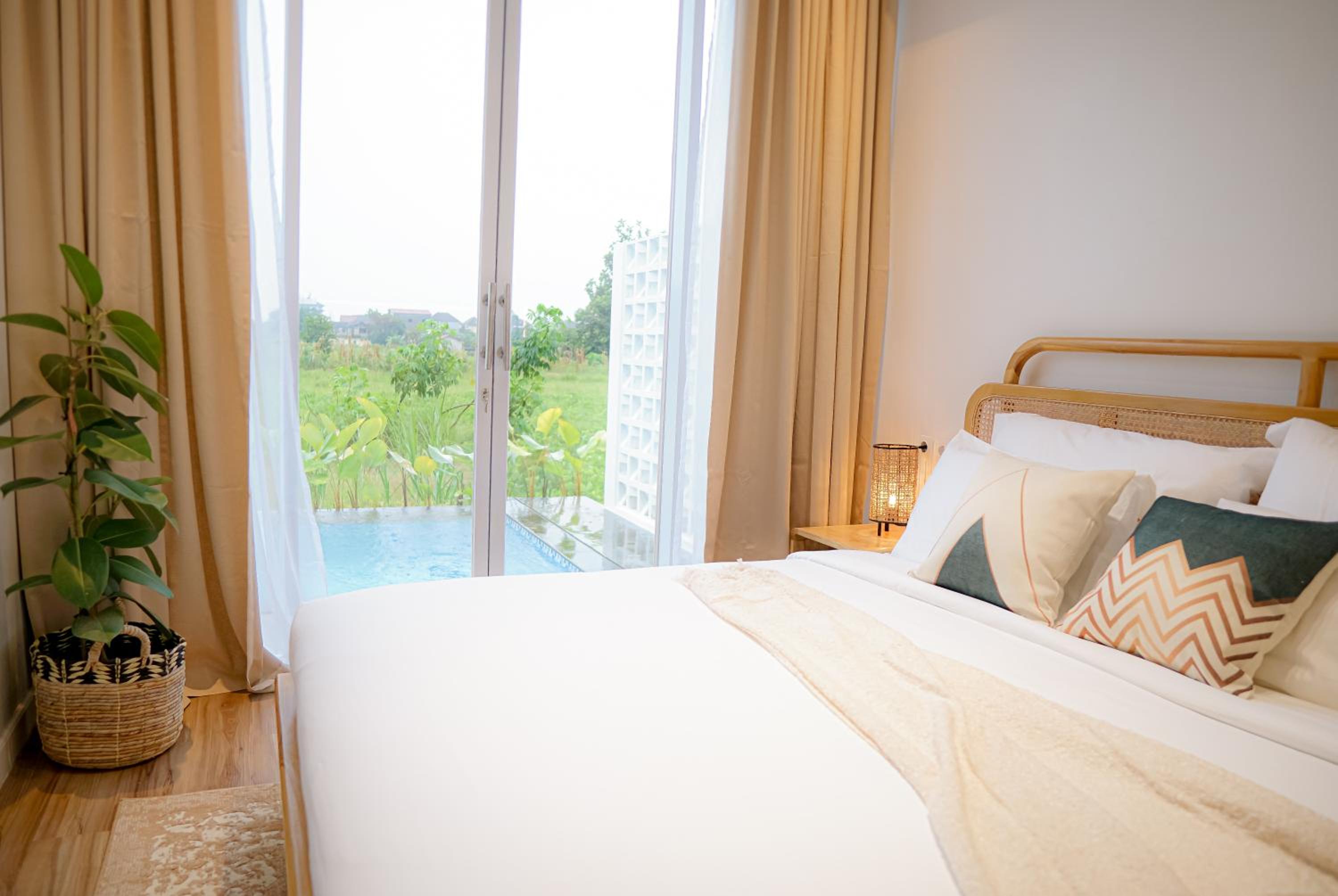 Putih Kaca Villa