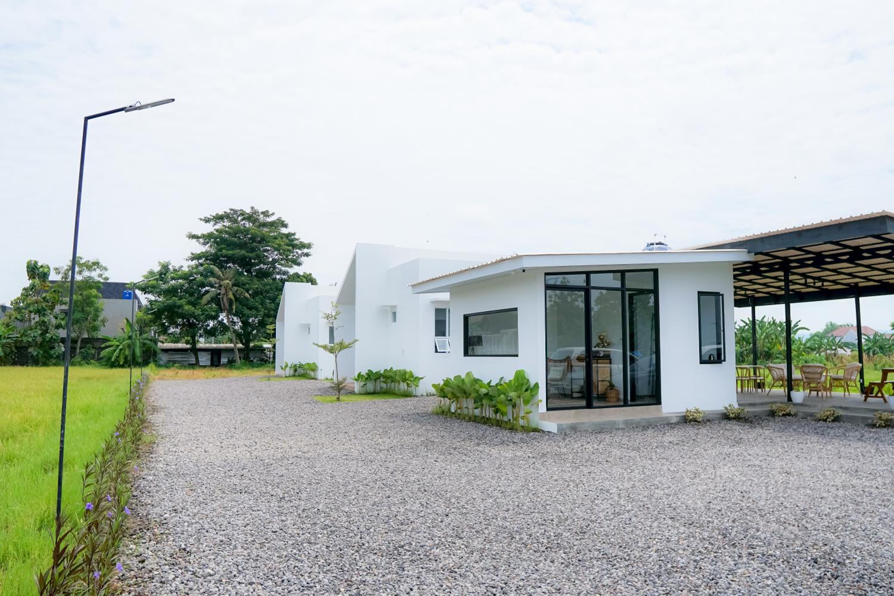 Putih Kaca Villa