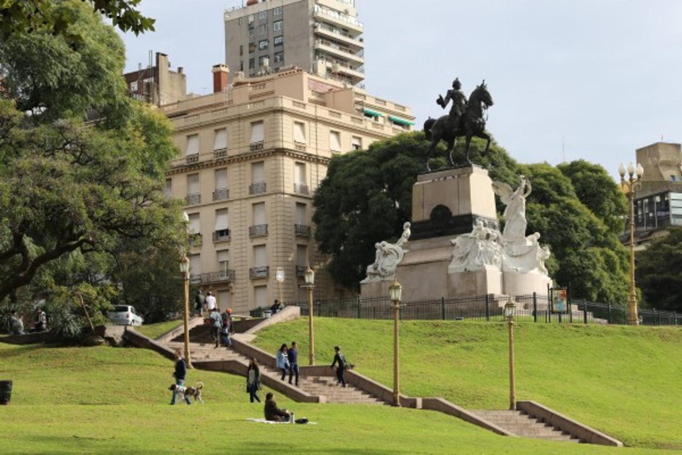 Sunny Recoleta Apartment