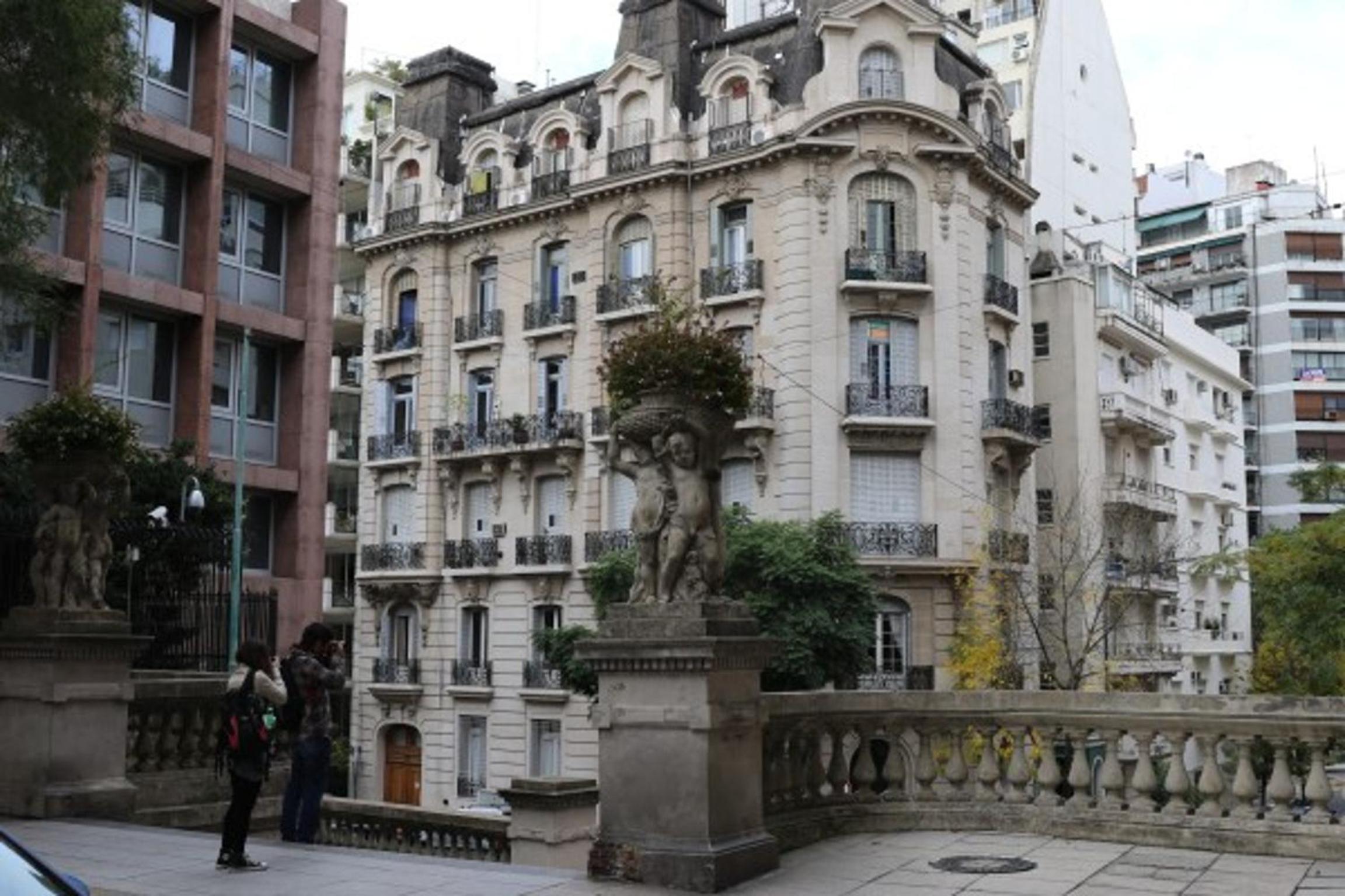 Sunny Recoleta Apartment