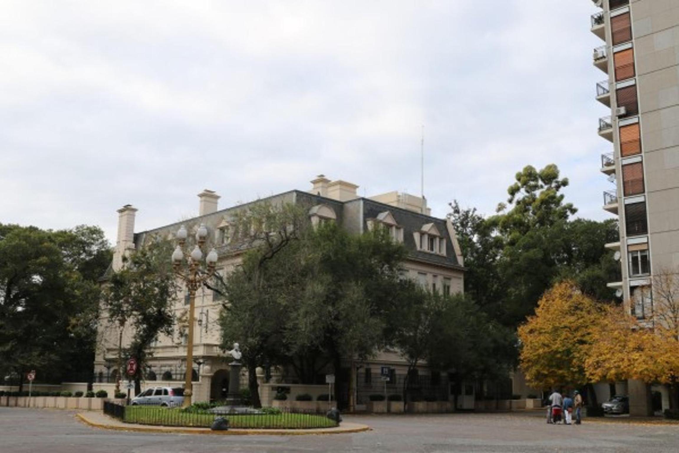 Sunny Recoleta Apartment
