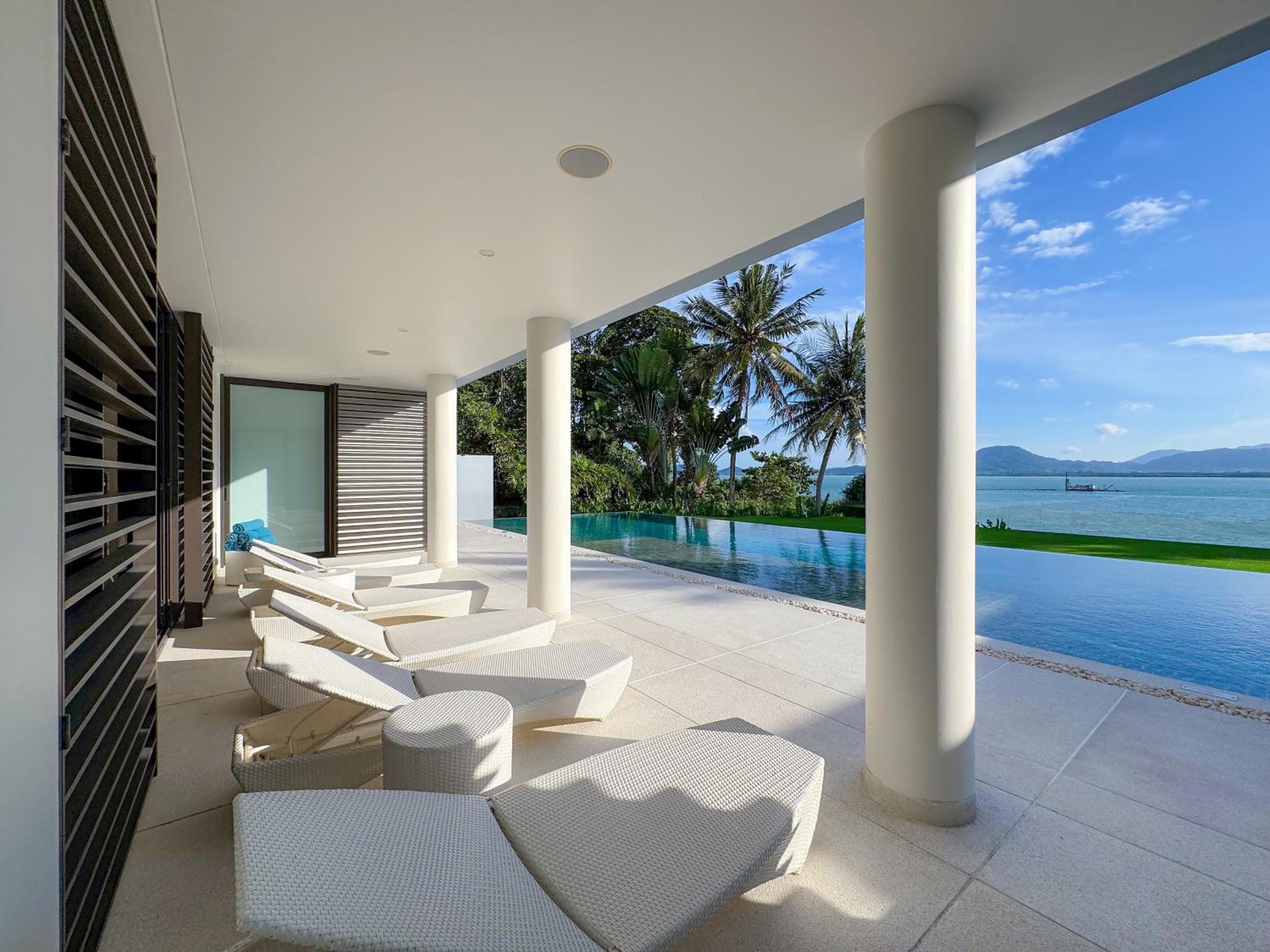 Villa Serenity -30 meter Pool & 6 Bedroom with Cinema Room and Gym