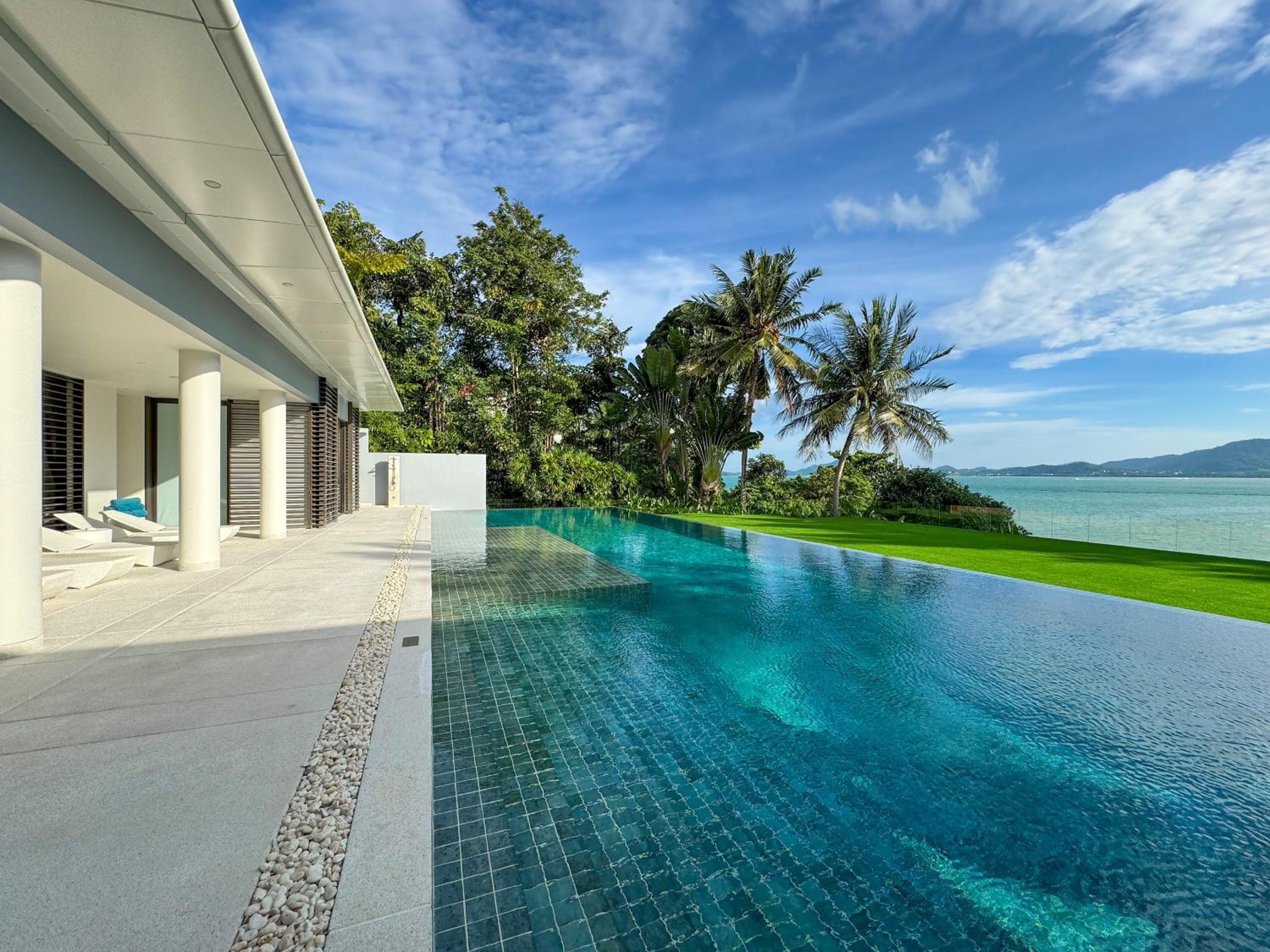 Villa Serenity -30 meter Pool & 6 Bedroom with Cinema Room and Gym