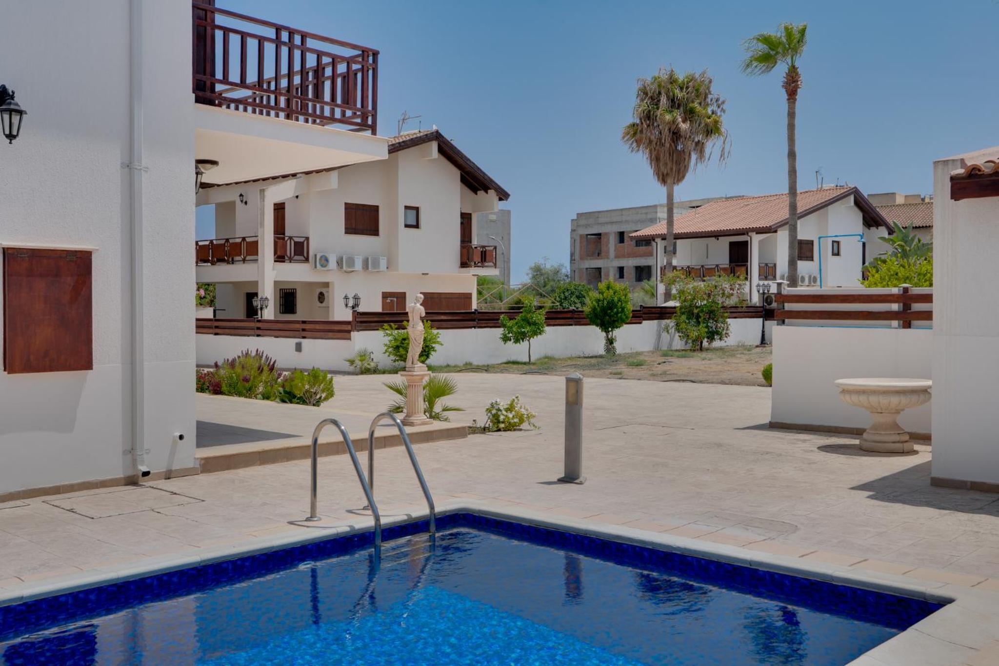 Amelia Beach Villa wpool -500mfrombeach