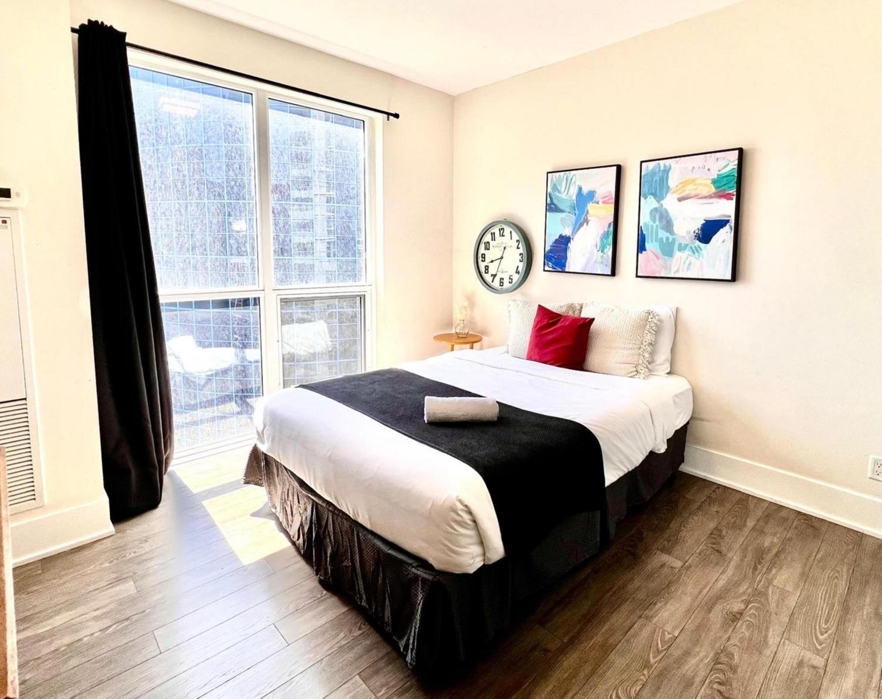 Luxury 2 Bedroom CN Tower View