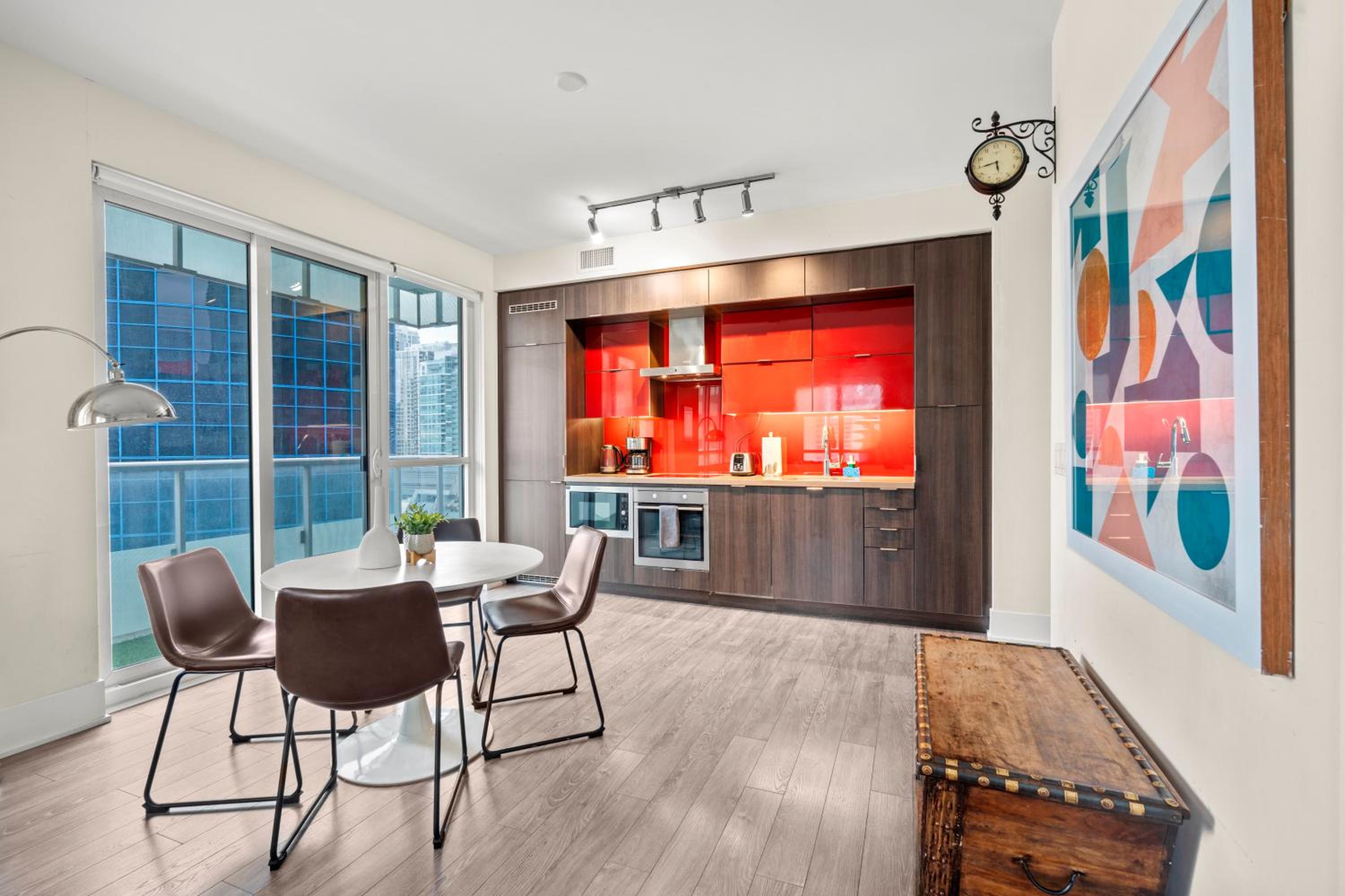 Luxury 2 Bedroom CN Tower View