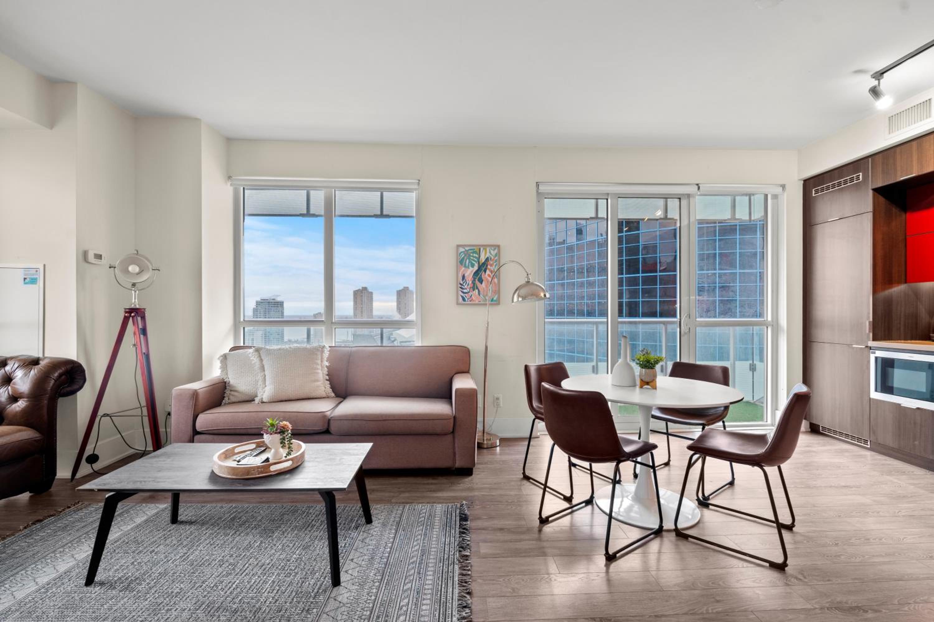 Luxury 2 Bedroom CN Tower View
