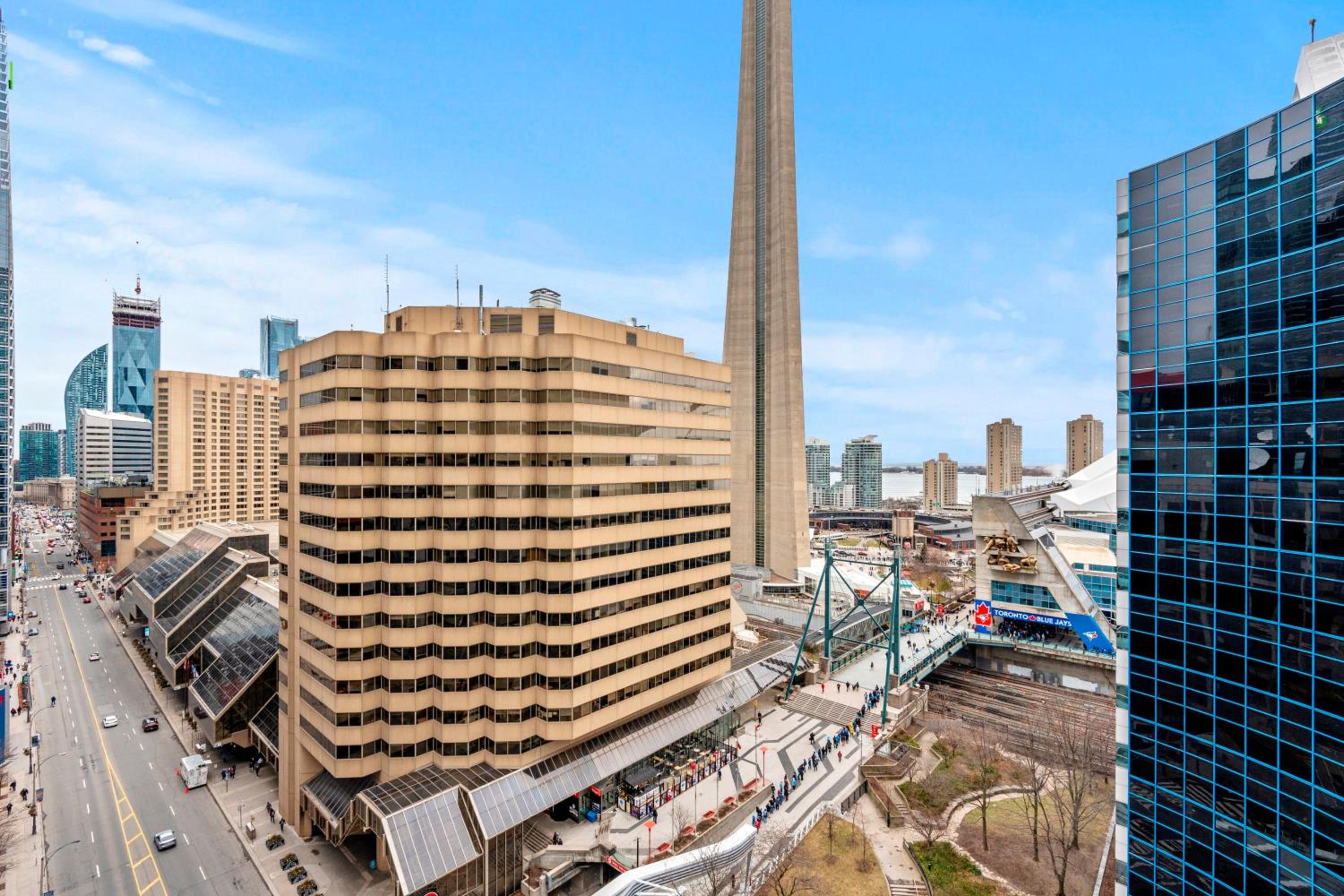 Luxury 2 Bedroom CN Tower View
