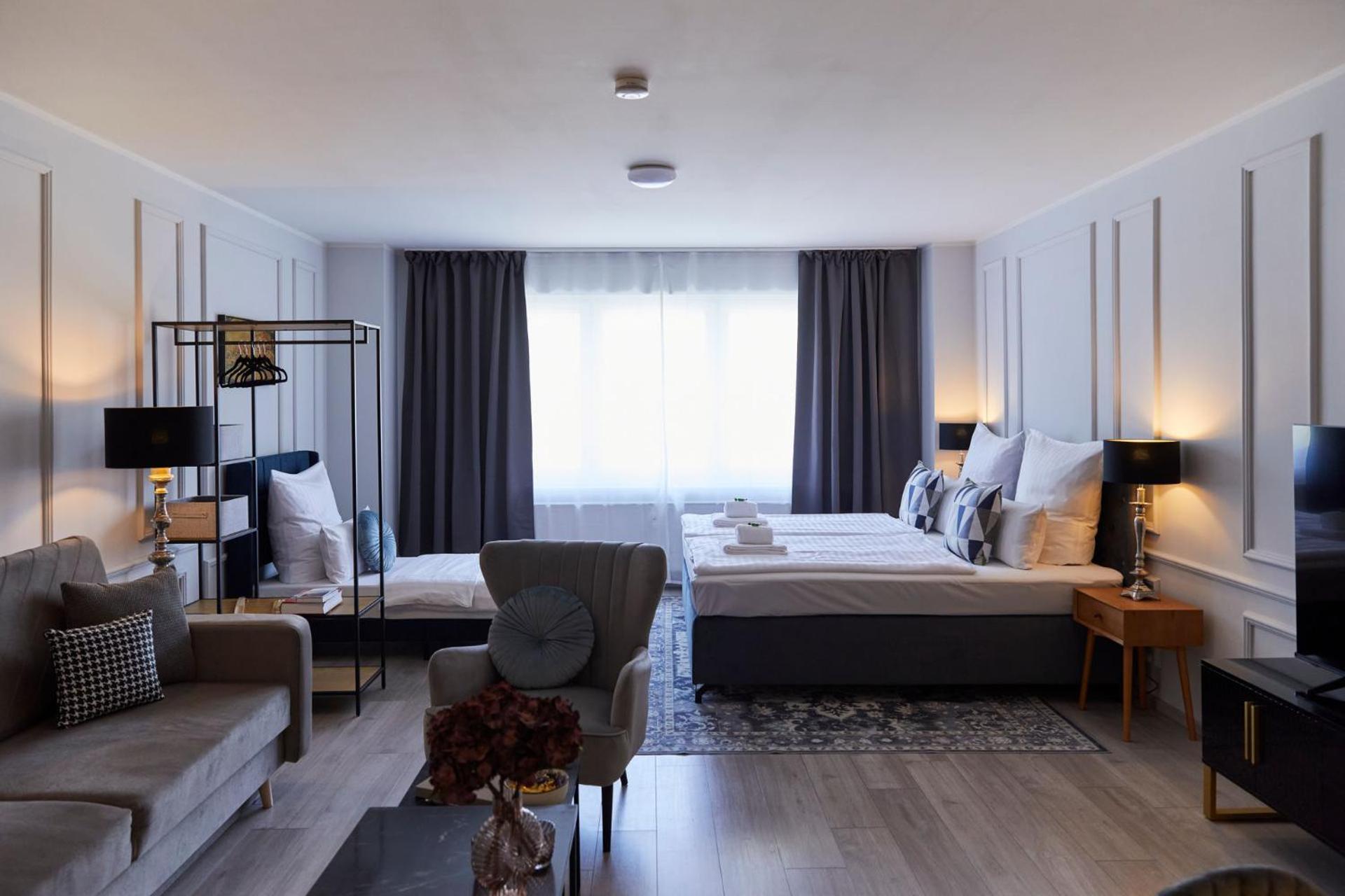 R B Apartment Hamburg Comfort am Flughafen für 1-5 Personen - ideal für Geschäftsreisende und Familien - Küche - Smart TV - Waschtrockner - kostenloser Par