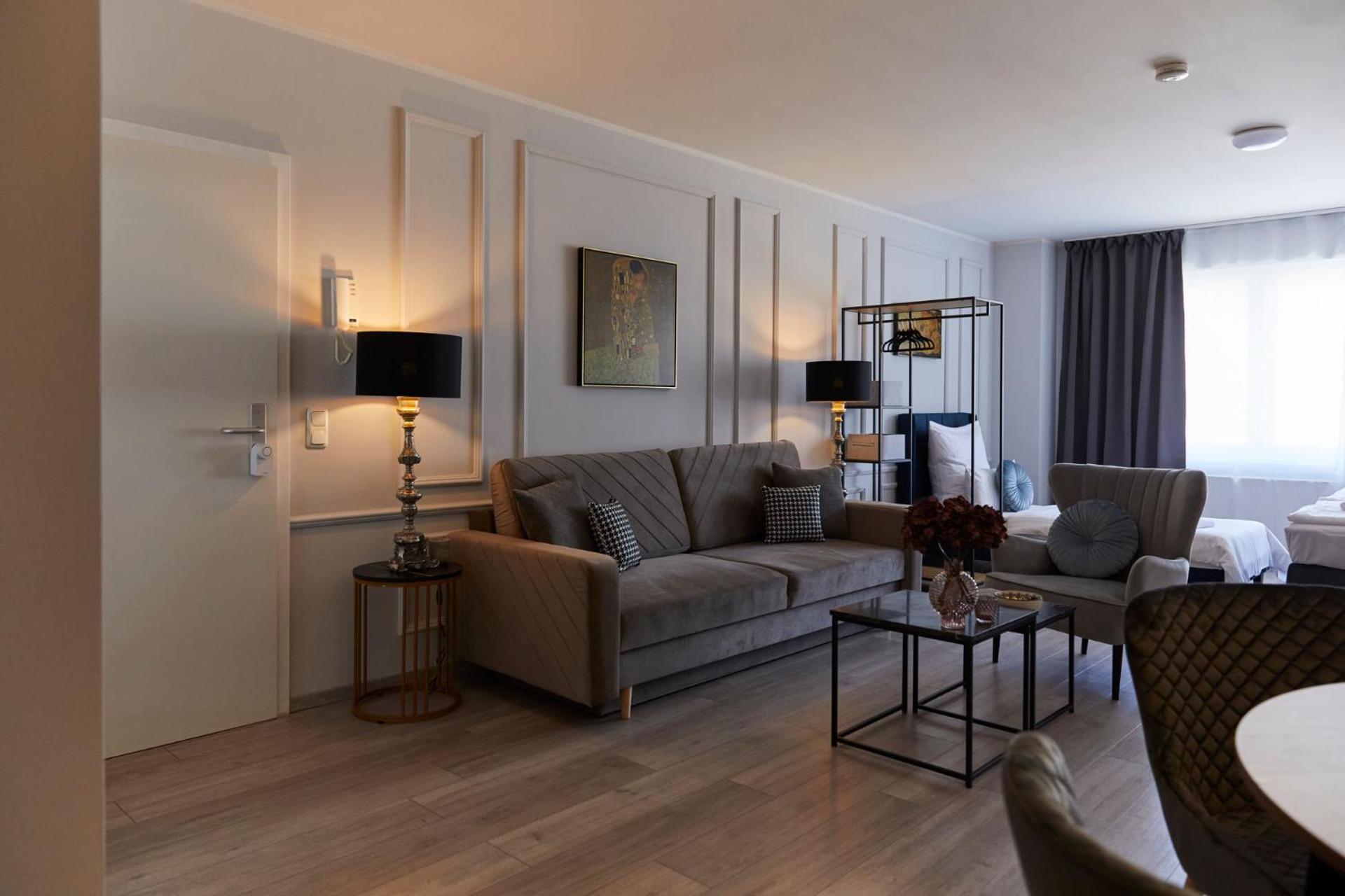 R B Apartment Hamburg Comfort am Flughafen für 1-5 Personen - ideal für Geschäftsreisende und Familien - Küche - Smart TV - Waschtrockner - kostenloser Par