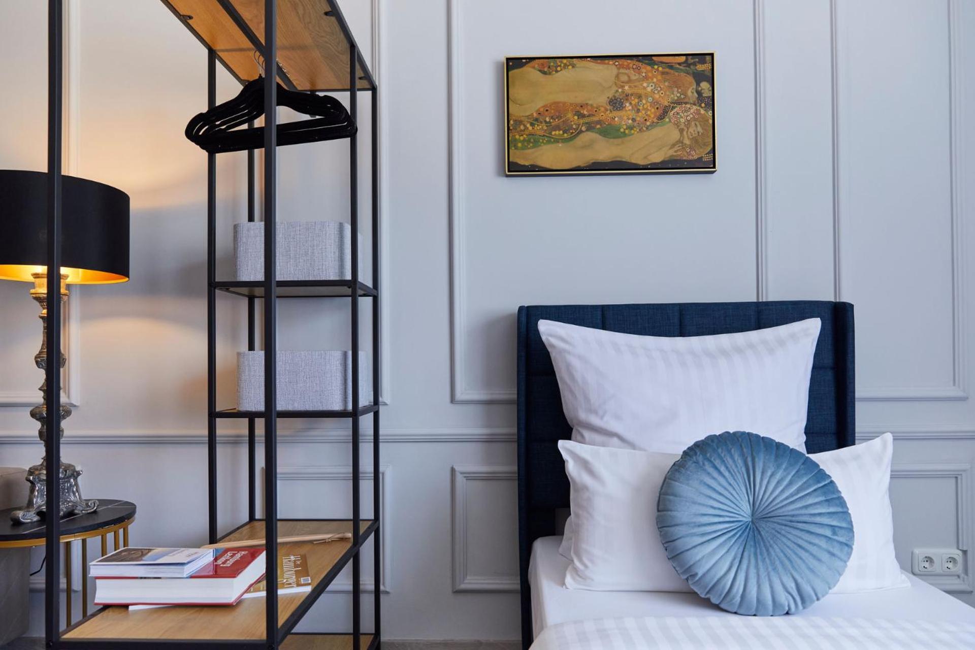 R B Apartment Hamburg Comfort am Flughafen für 1-5 Personen - ideal für Geschäftsreisende und Familien - Küche - Smart TV - Waschtrockner - kostenloser Par